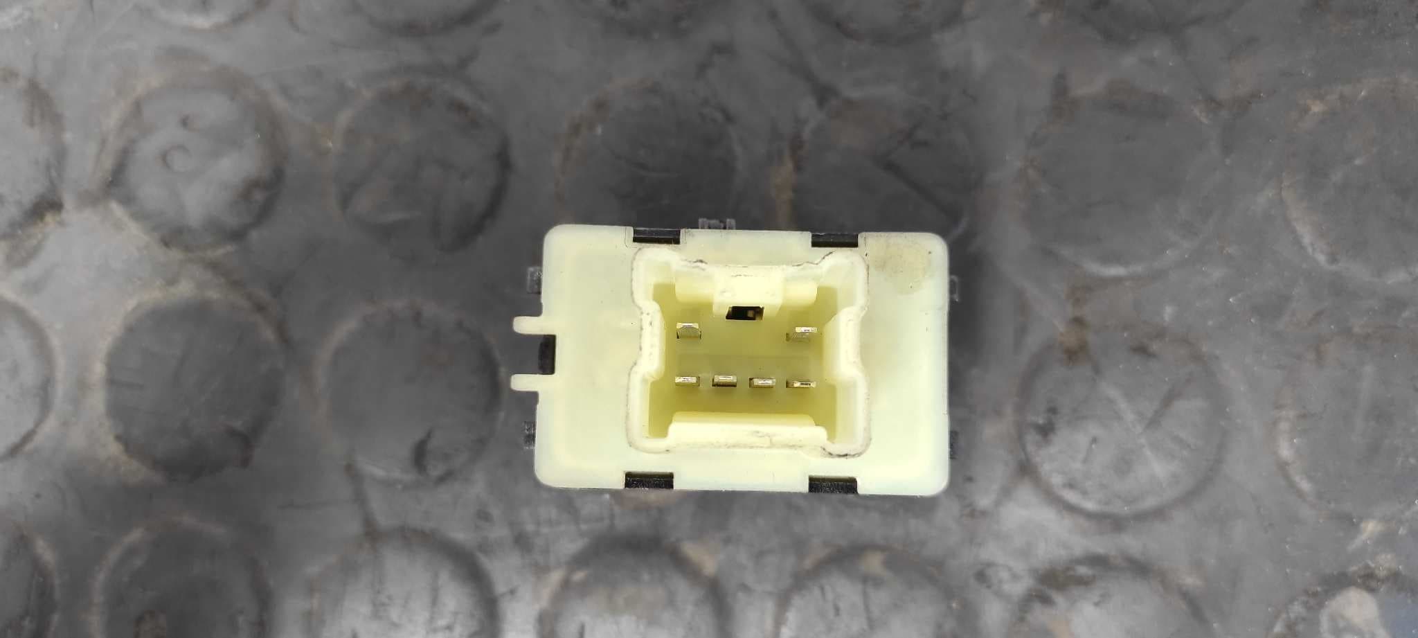 Recambio de MANDO ELEVALUNAS DELANTERO DERECHO para DACIA SANDERO Stepway K9K612 referencia OEM IAM 254214937R   - AZUL 3