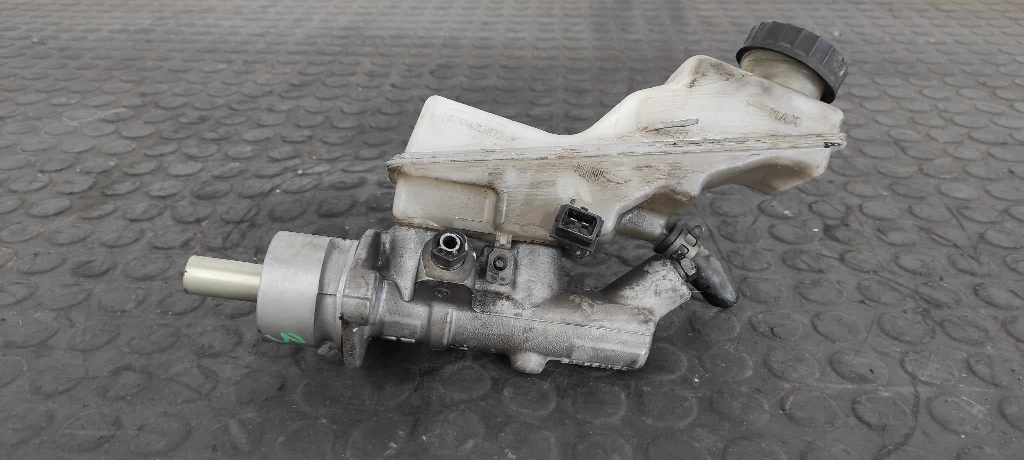 Recambio de BOMBA FRENO para TOYOTA AVENSIS BERLINA (T25) 2.0 D4-D Executive Berlina (5-ptas.) 1CDFTV referencia OEM IAM 25113479   - AZUL