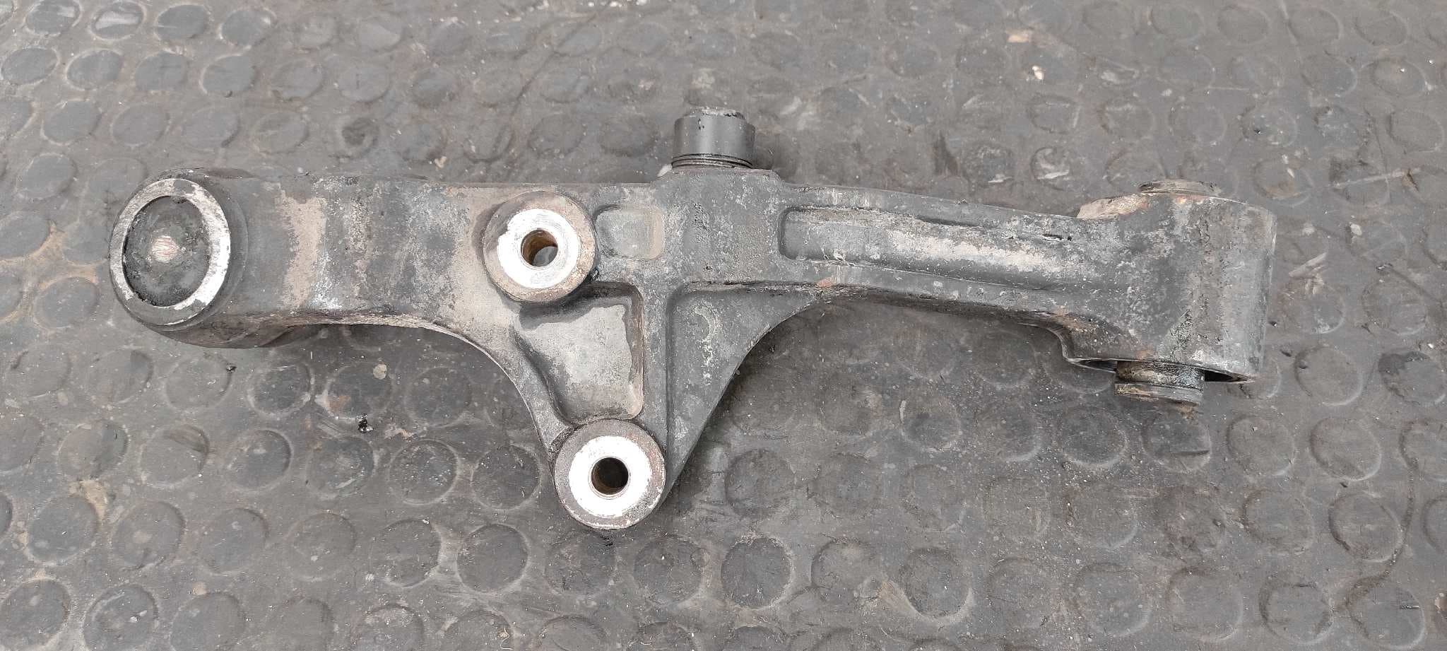 Recambio de BRAZO IZQUIERDO INFERIOR DELANTERO para KIA CARNIVAL 2.9 Turbodiesel CAT J3 referencia OEM IAM SH A L   - AZUL 2