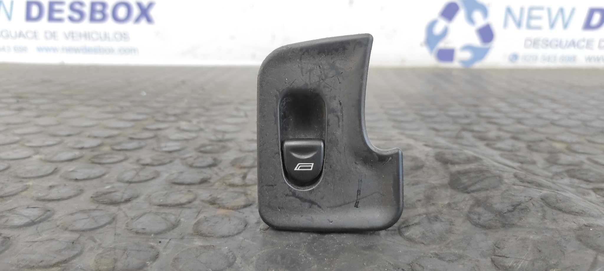 Recambio de MANDO ELEVALUNAS TRASERO IZQUIERDO para ALFA ROMEO 147 (190) 1.9 JTD 100 Limited Edition 182B9000 referencia OEM IAM 735263169   - NEGRO