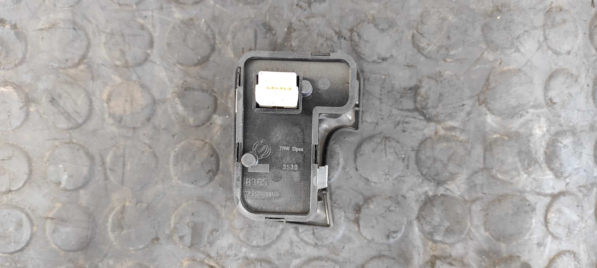 Recambio de MANDO ELEVALUNAS TRASERO IZQUIERDO para ALFA ROMEO 147 (190) 1.9 JTD 100 Limited Edition 182B9000 referencia OEM IAM 735263169   - NEGRO 4