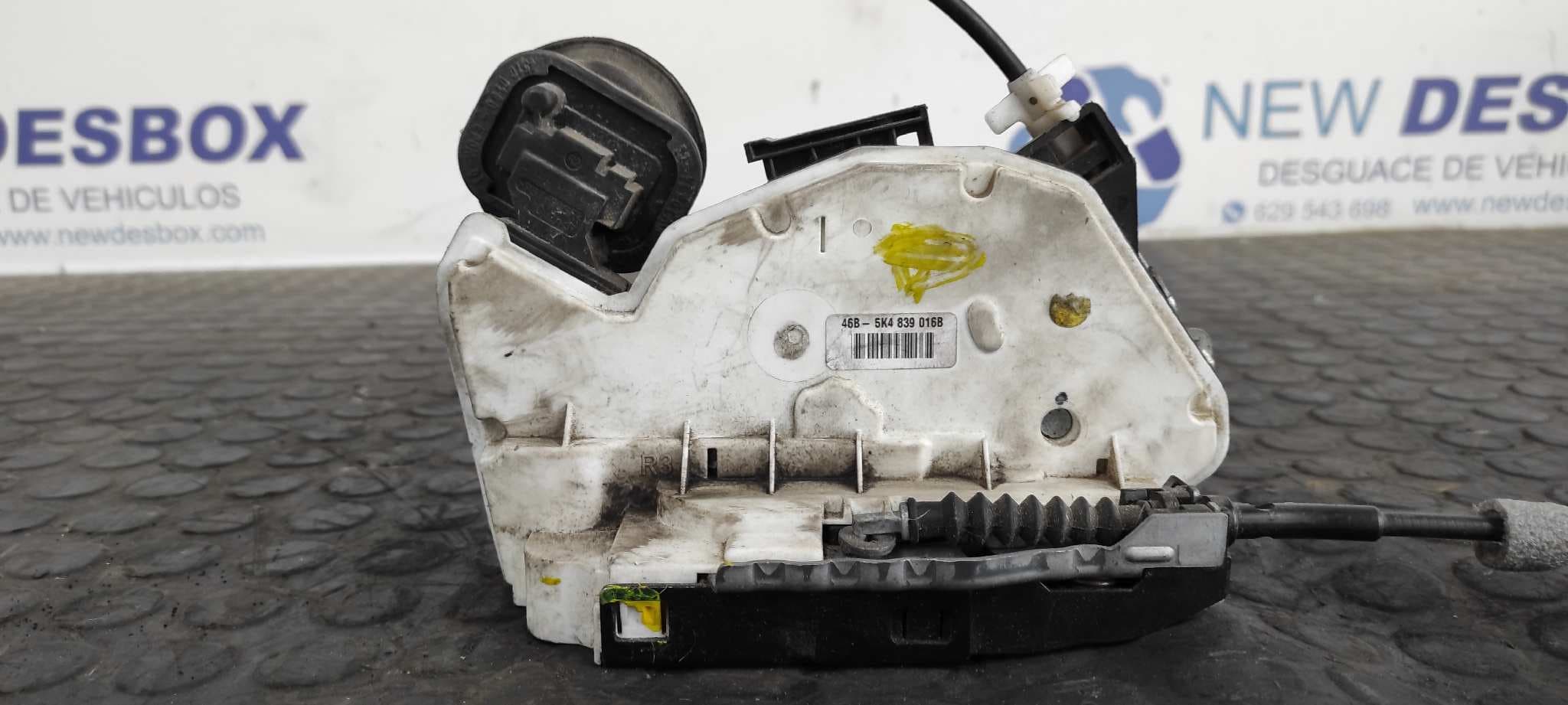 Recambio de CERRADURA PUERTA TRASERA DERECHA para VOLKSWAGEN GOLF VI (5K1) CAVD referencia OEM IAM 46B5K4839016B   - NEGRO 2