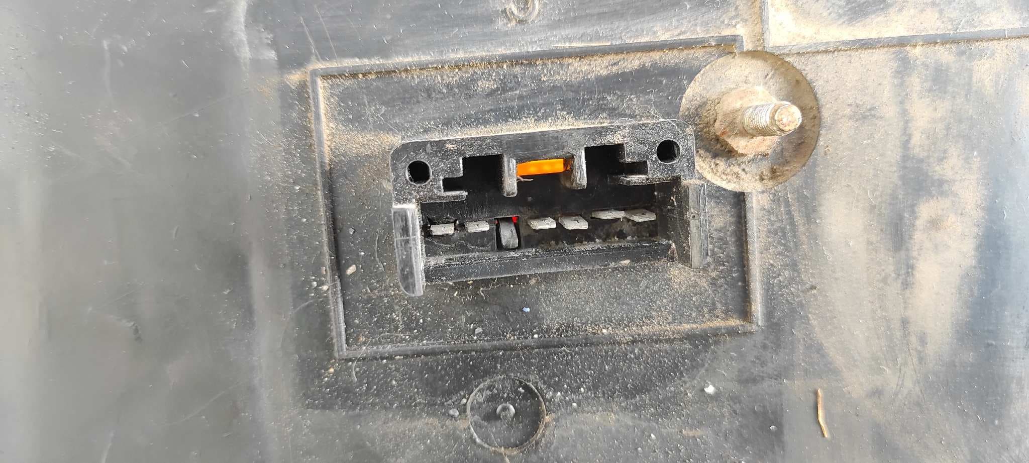 Recambio de PILOTO TRASERO IZQUIERDO para FIAT UNO (146) 0.9 referencia OEM IAM 12847748   - NEGRO 2