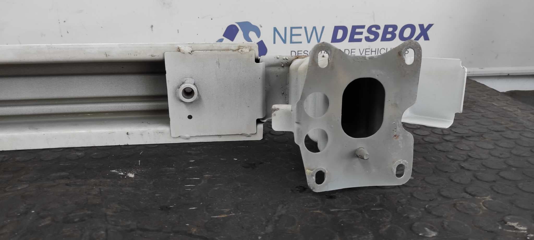 Recambio de REFUERZO PARAGOLPES DELANTERO para CITROEN C8 2.2 HDi 16V PREMIER II 4HWDW12TED4 referencia OEM IAM    - BLANCO 2