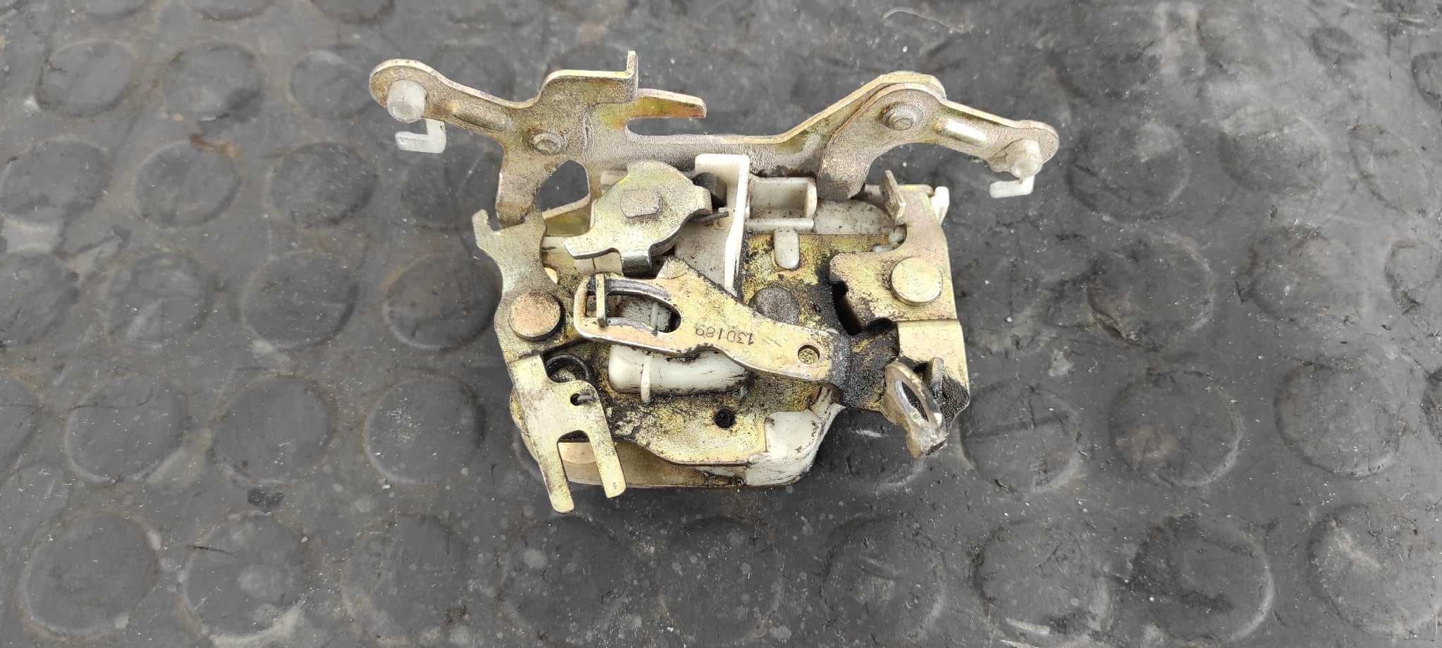 Recambio de CERRADURA PUERTA TRASERA IZQUIERDA para NISSAN PATROL (K/W160) referencia OEM IAM 13D189