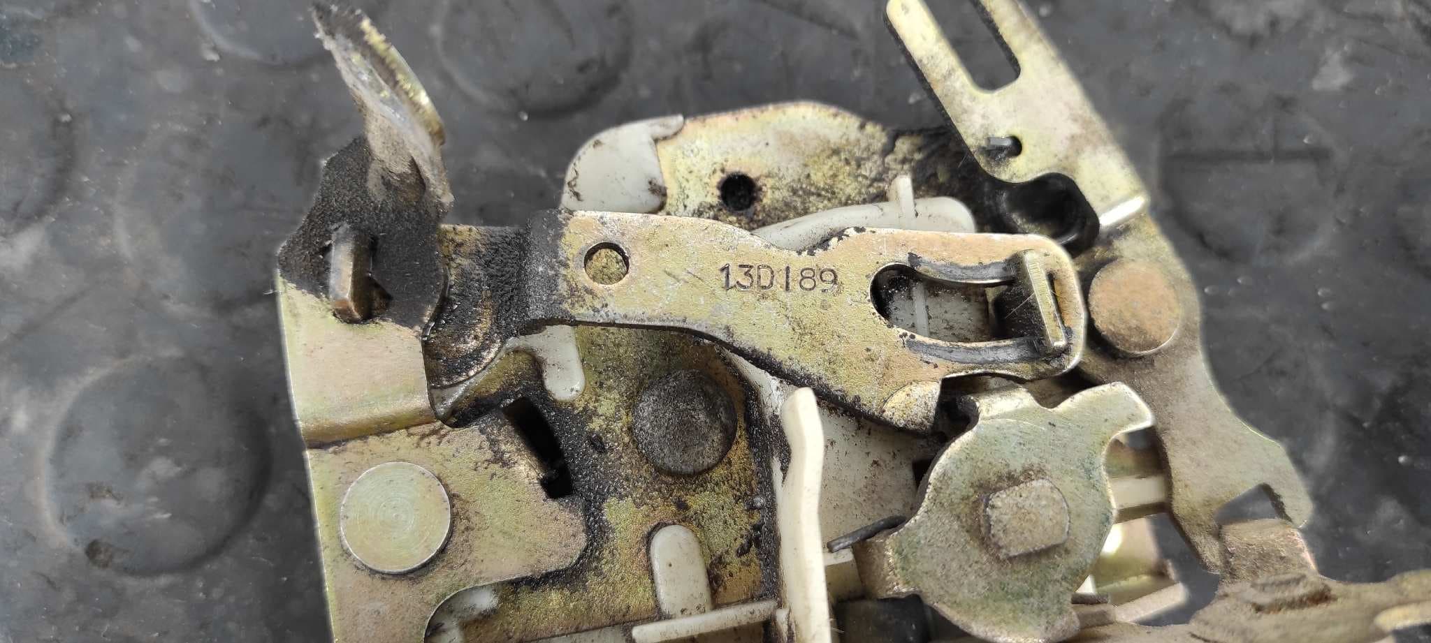Recambio de CERRADURA PUERTA TRASERA IZQUIERDA para NISSAN PATROL (K/W160) referencia OEM IAM 13D189 4