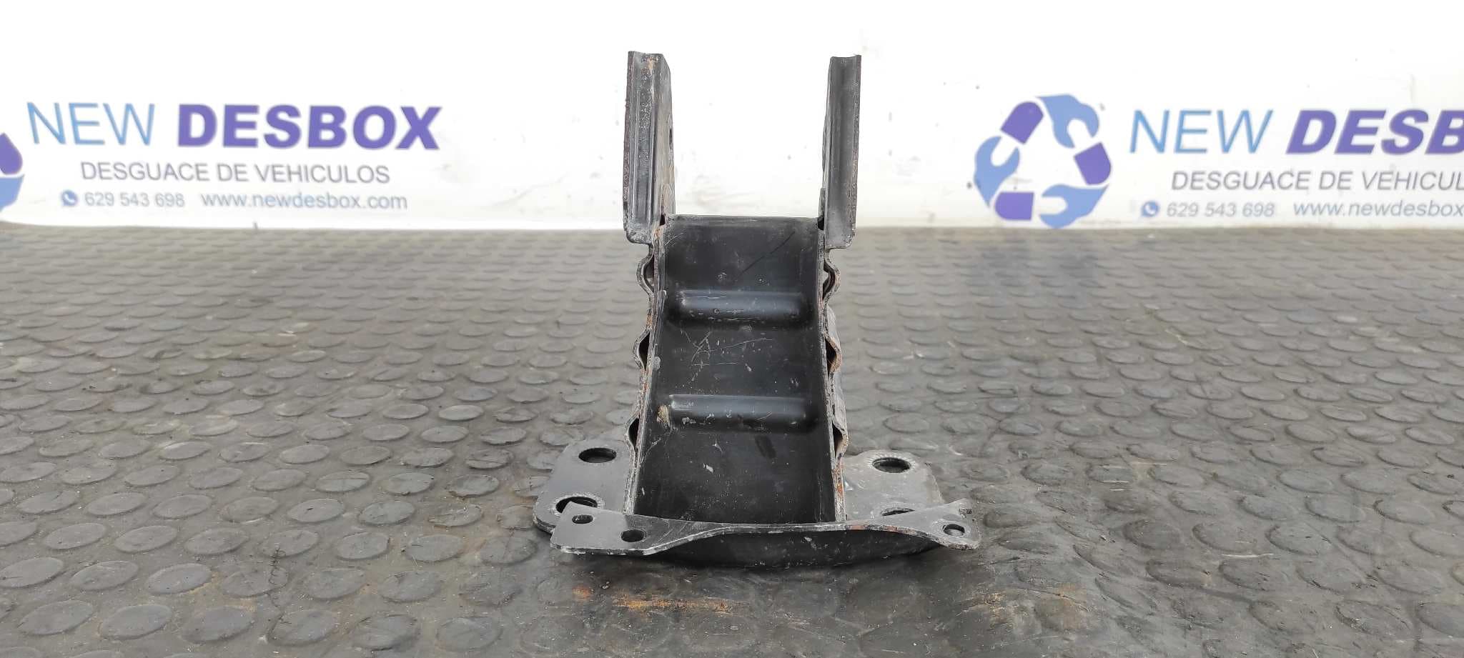 Recambio de REFUERZO PARAGOLPES DELANTERO para AUDI A3 (8P) 2.0 TDI Ambiente BKD referencia OEM IAM 8P3807133A   - NEGRO 2