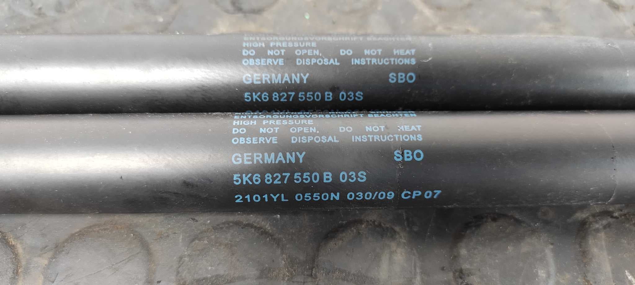 Recambio de AMORTIGUADORES MALETERO / PORTON para VOLKSWAGEN GOLF VI (5K1) Sport CAVD referencia OEM IAM 5K6827550B   - NEGRO 2