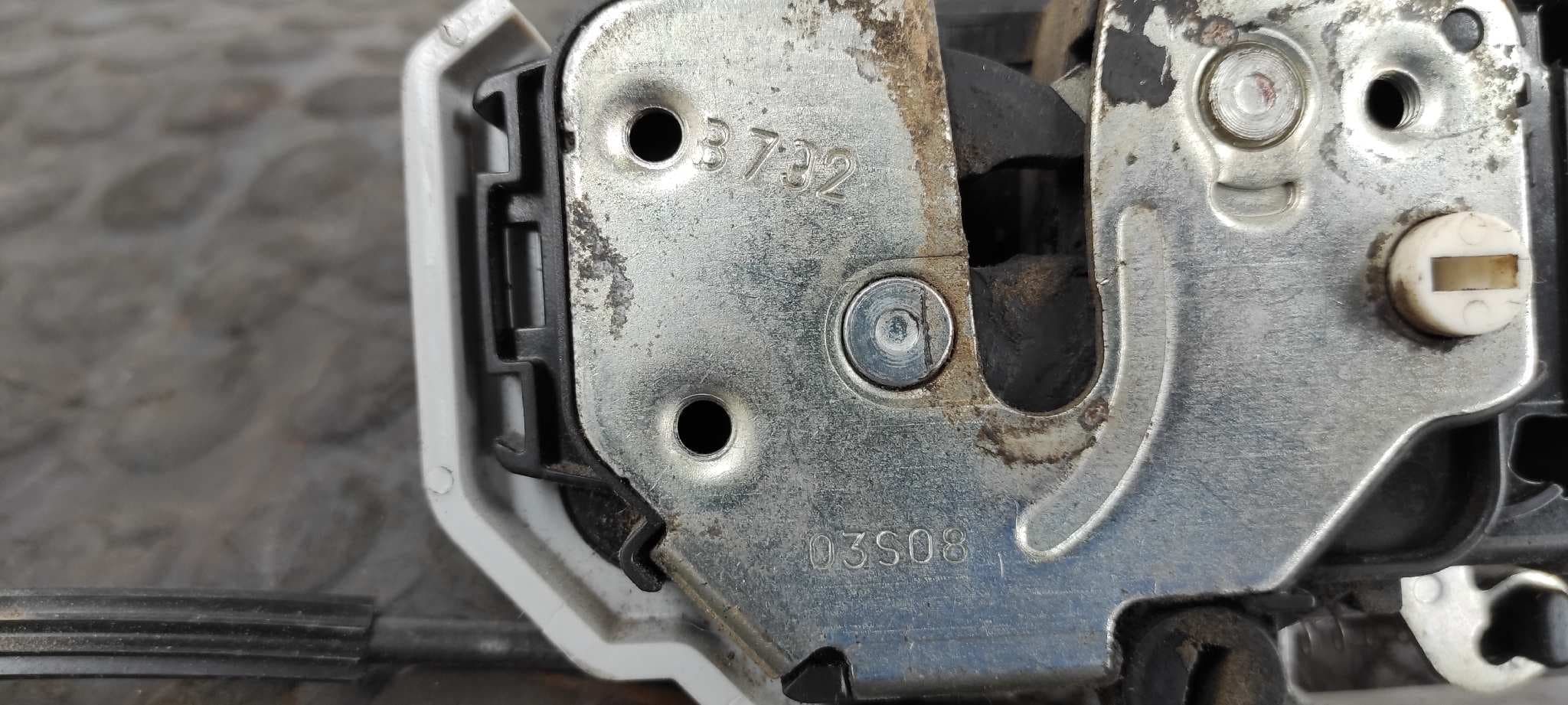 Recambio de CERRADURA PUERTA TRASERA IZQUIERDA para FIAT BRAVO (198) 1.6 16V Multijet Easy (77kW) 198A3000 referencia OEM IAM 151827960   - ROJO 2