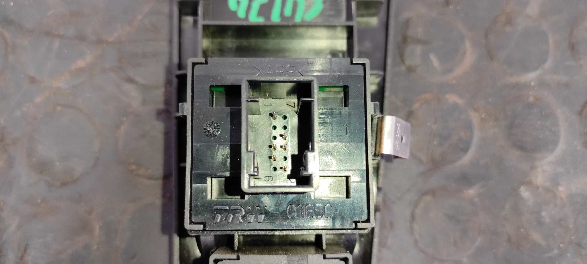 Recambio de MANDO ELEVALUNAS DELANTERO IZQUIERDO para FIAT BRAVO (198) 198A3000 referencia OEM IAM    - ROJO 3