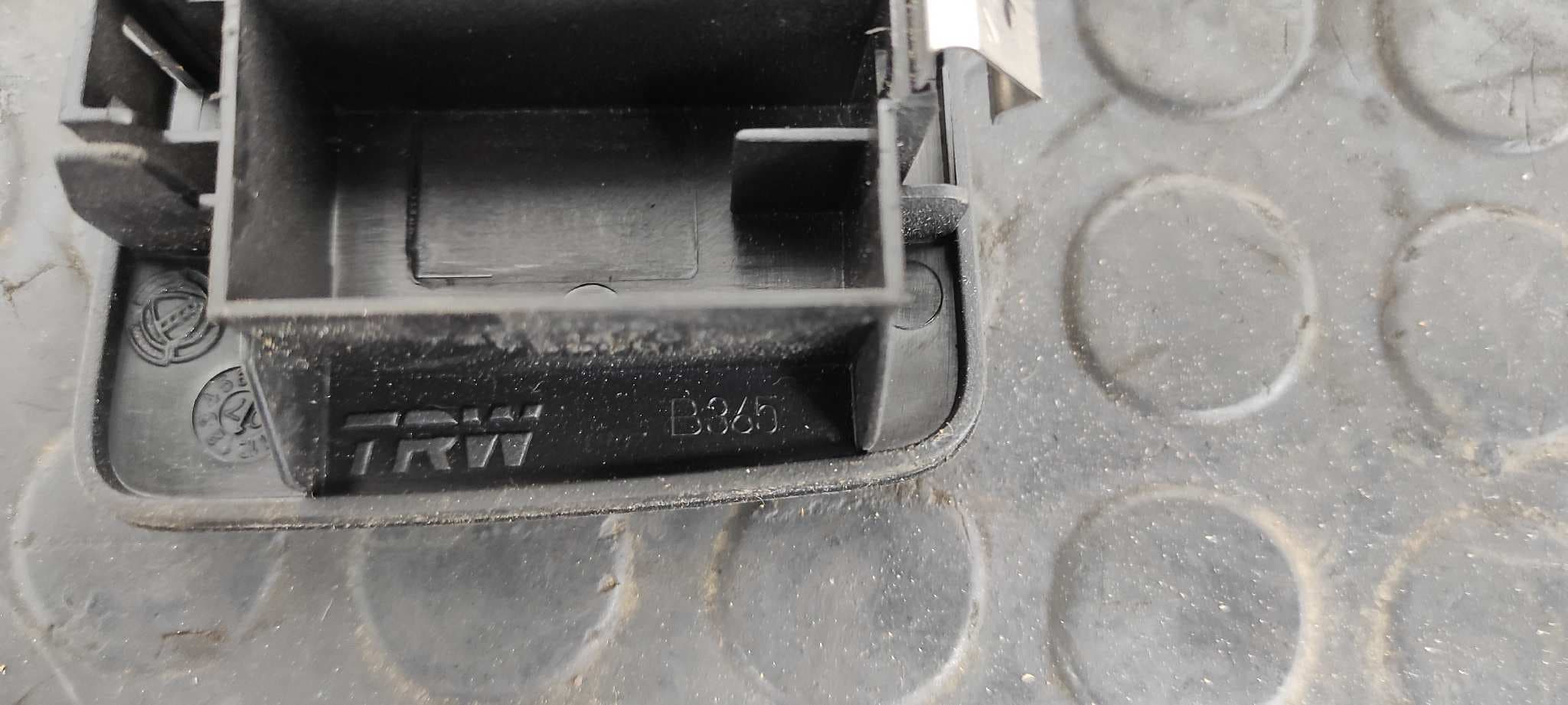 Recambio de MANDO ELEVALUNAS DELANTERO IZQUIERDO para FIAT BRAVO (198) 198A3000 referencia OEM IAM    - ROJO 2