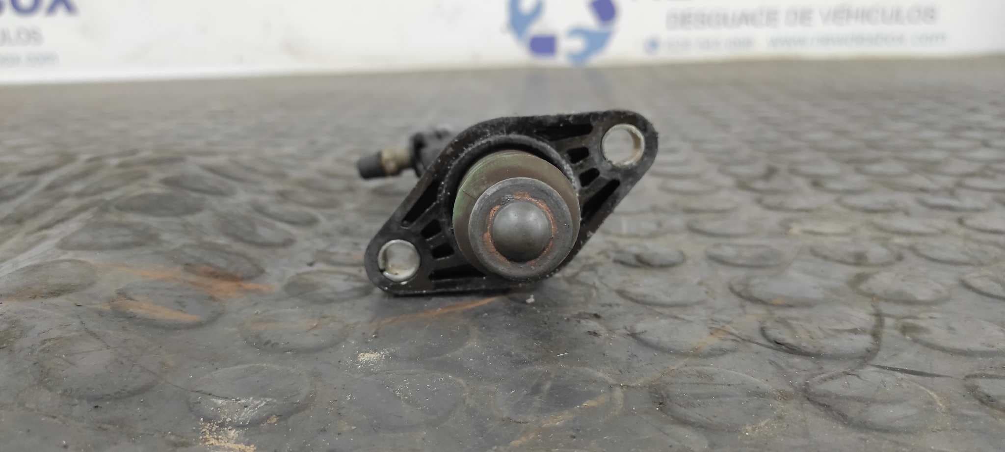 Recambio de BOMBIN EMBRAGUE para SEAT CORDOBA BERLINA (6K2) Cupra AYP referencia OEM IAM 1J0721261D   - AMARILLO 4