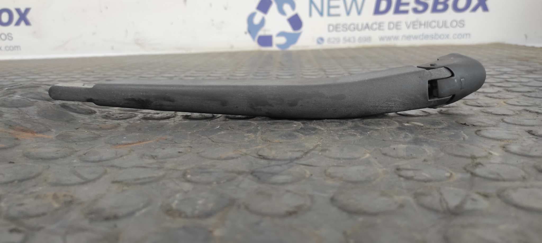 Recambio de BRAZO LIMPIA TRASERO para FIAT BRAVO (198) 1.6 16V Multijet Easy (77kW) 198A3000 referencia OEM IAM B920   - ROJO