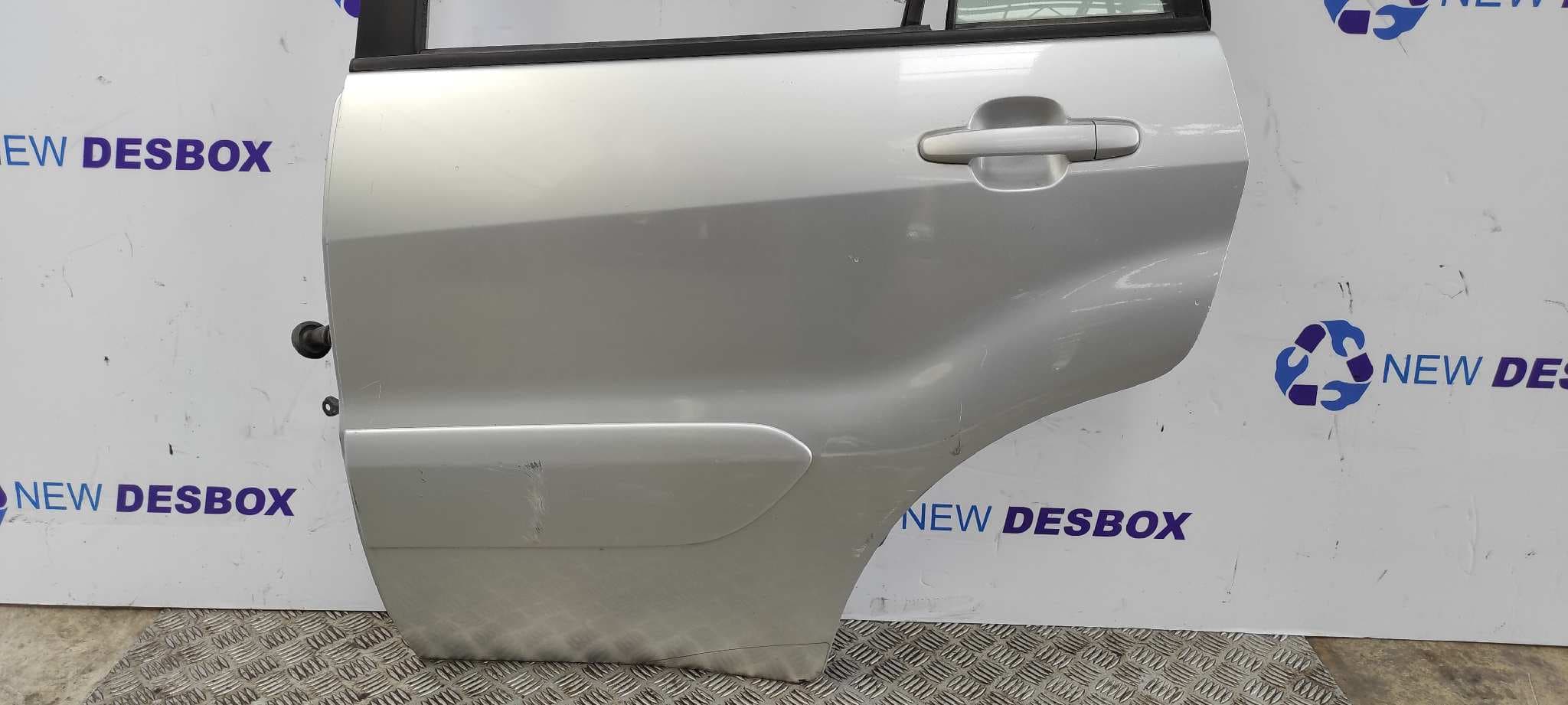 Recambio de PUERTA TRASERA IZQUIERDA para TOYOTA RAV 4 (A2) 1ZZ-FE referencia OEM IAM    - BLANCO 5