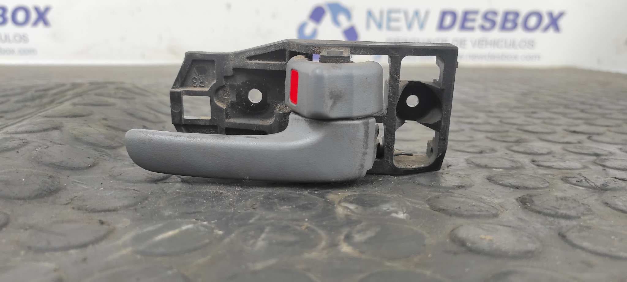 Recambio de MANETA INTERIOR DELANTERA DERECHA para TOYOTA RAV 4 (A2) 1.8 Luna (2003->) 1ZZ-FE referencia OEM IAM R3   - BLANCO
