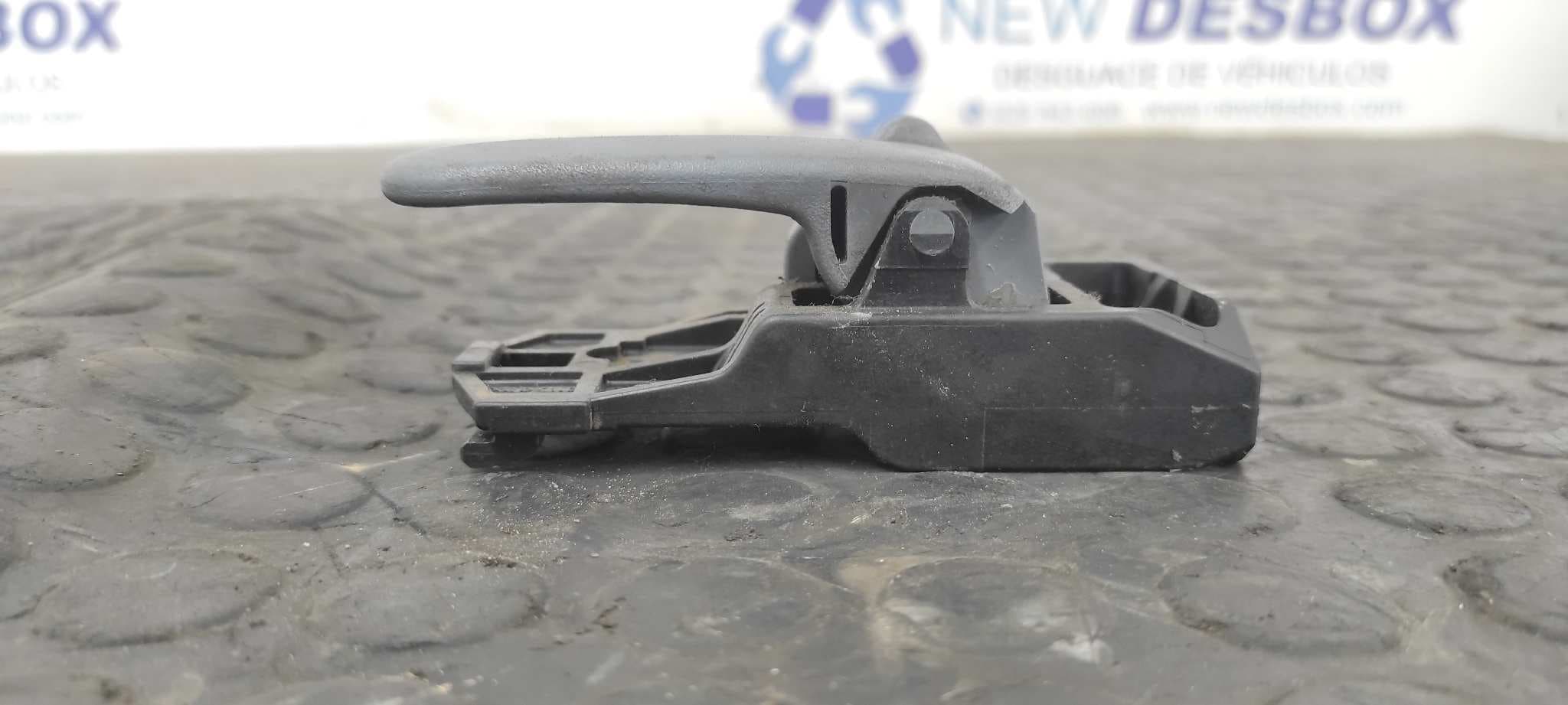 Recambio de MANETA INTERIOR DELANTERA DERECHA para TOYOTA RAV 4 (A2) 1.8 Luna (2003->) 1ZZ-FE referencia OEM IAM R3   - BLANCO 3
