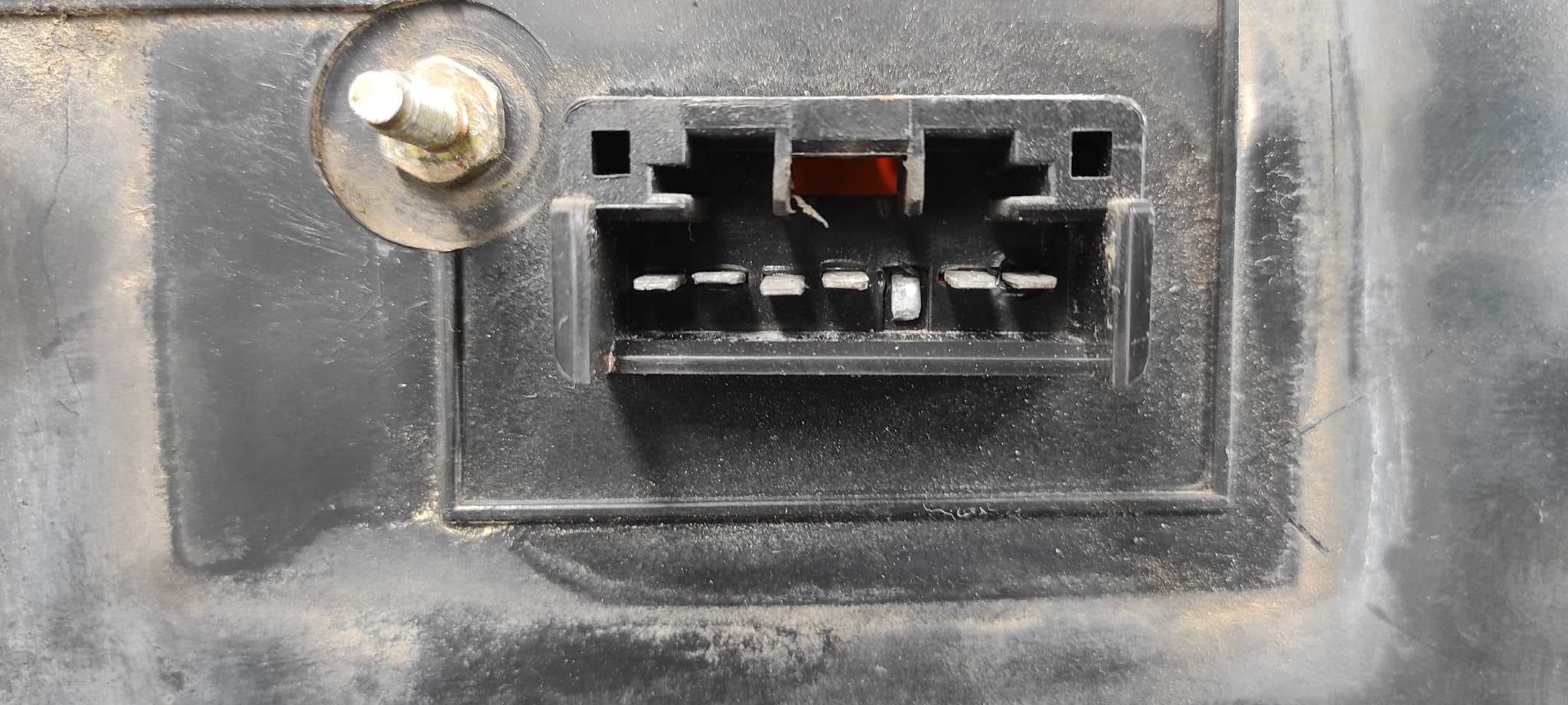 Recambio de PILOTO TRASERO DERECHO para FIAT UNO (146) 0.9 referencia OEM IAM 14048   - NEGRO 8