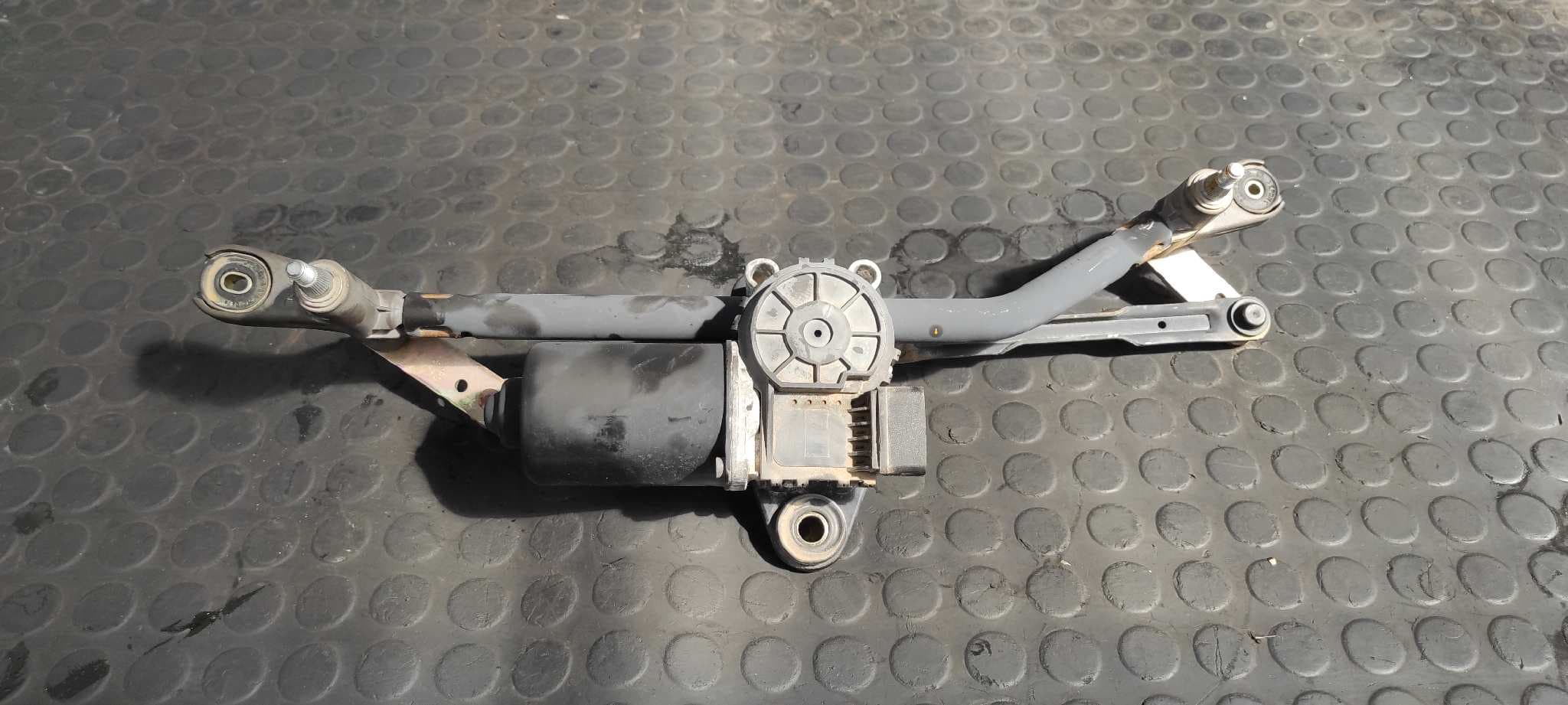 Recambio de MOTOR LIMPIA DELANTERO para KIA PICANTO G4HG referencia OEM IAM SA DS/PS / SA-DS 59.6    - ROJO