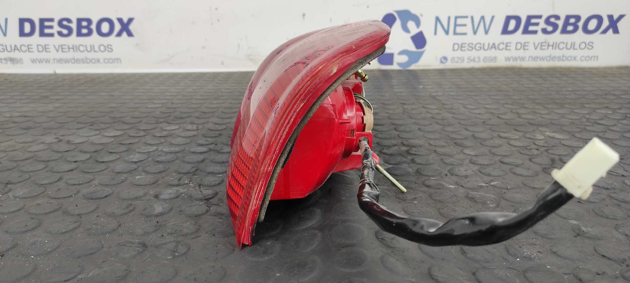 Recambio de PILOTO TRASERO DERECHO para TOYOTA RAV 4 (A2) 1ZZ-FE referencia OEM IAM 156R   - BLANCO 8