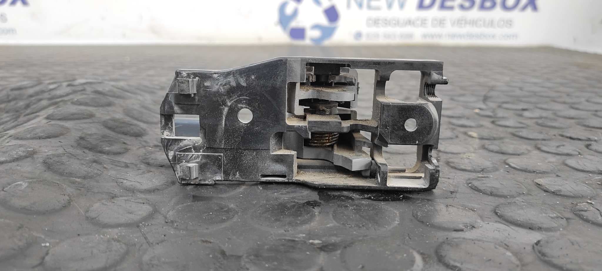 Recambio de MANETA INTERIOR DELANTERA IZQUIERDA para TOYOTA RAV 4 (A2) 1.8 Luna (2003->) 1ZZ-FE referencia OEM IAM 6920630150   - BLANCO 2