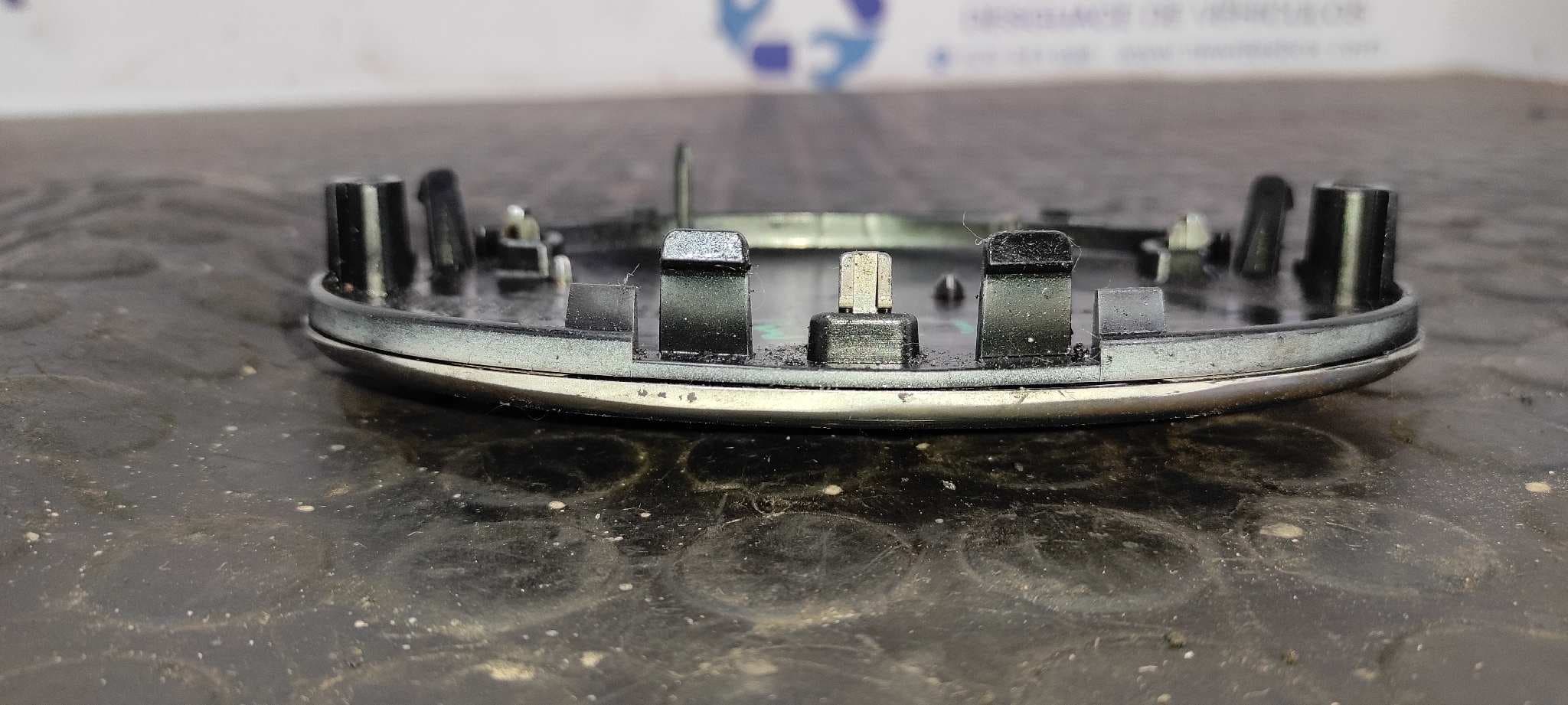Recambio de NO IDENTIFICADO para TOYOTA PRIUS (NHW30) Plug-in Hybrid Advance 2ZR referencia OEM IAM 7531147011   - BLANCO 2
