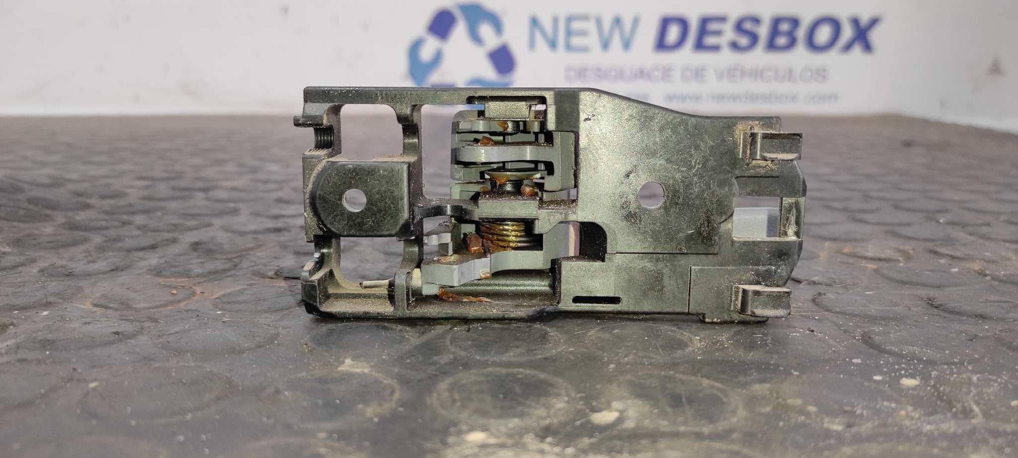 Recambio de MANETA INTERIOR TRASERA DERECHA para TOYOTA RAV 4 (A2) 1.8 Luna (2003->) 1ZZ-FE referencia OEM IAM R2   - BLANCO 4