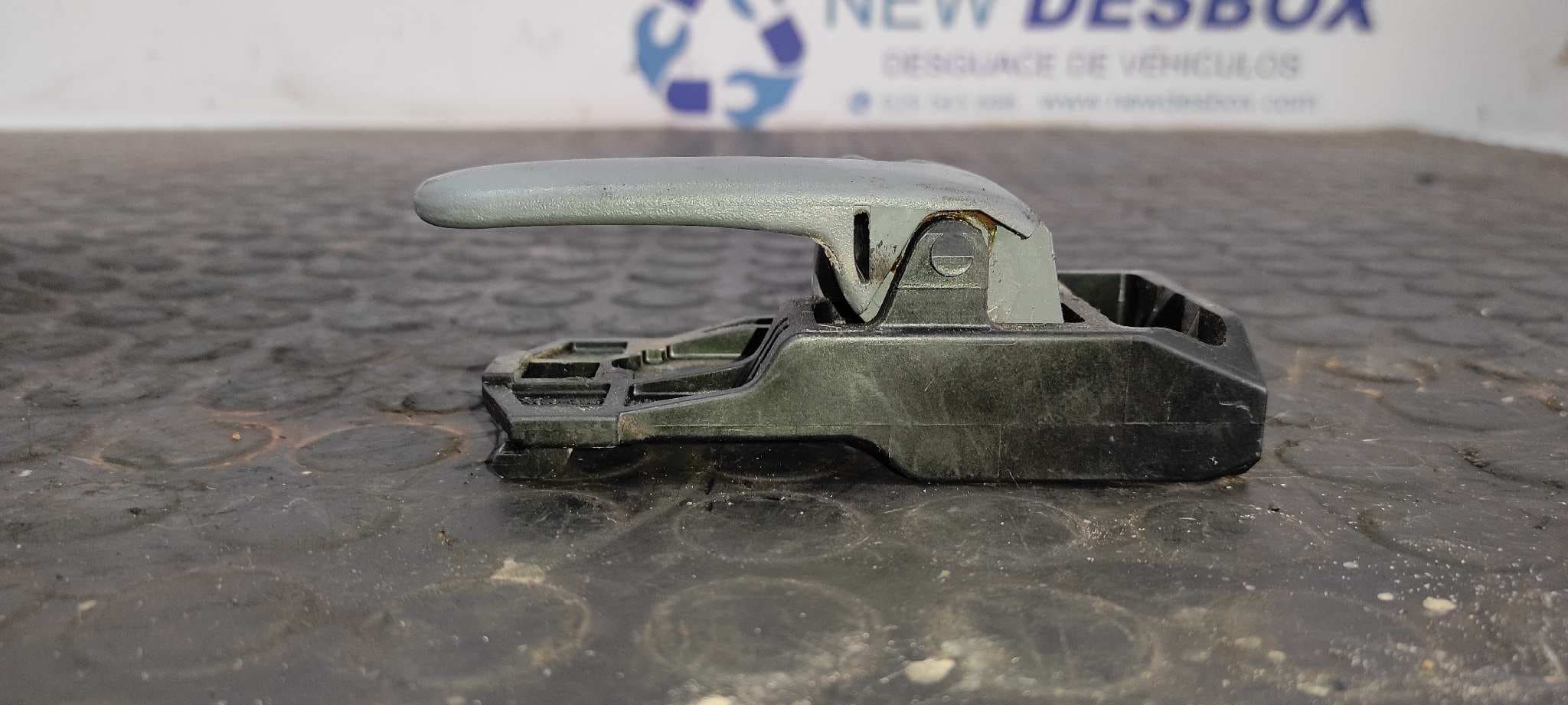 Recambio de MANETA INTERIOR TRASERA DERECHA para TOYOTA RAV 4 (A2) 1.8 Luna (2003->) 1ZZ-FE referencia OEM IAM R2   - BLANCO 2