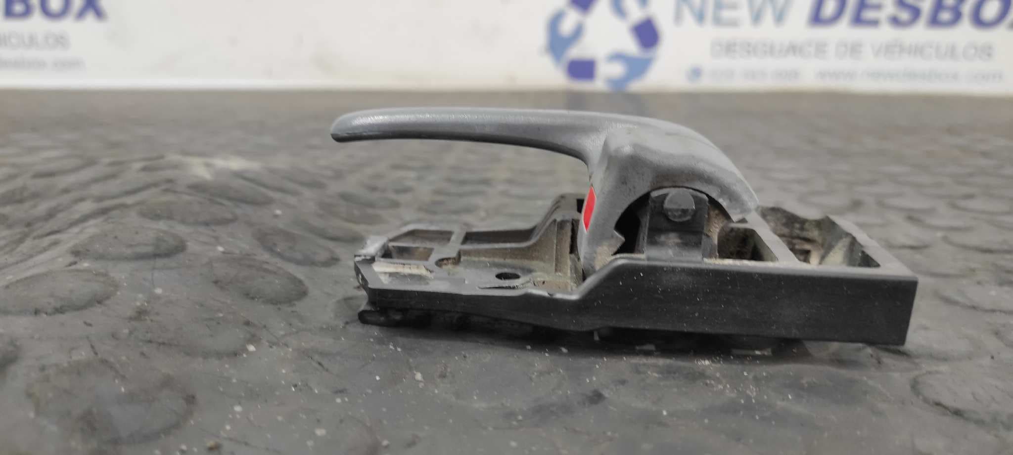Recambio de MANETA INTERIOR TRASERA IZQUIERDA para TOYOTA RAV 4 (A2) 1.8 Luna (2003->) 1ZZ-FE referencia OEM IAM 6920630150   - BLANCO 4