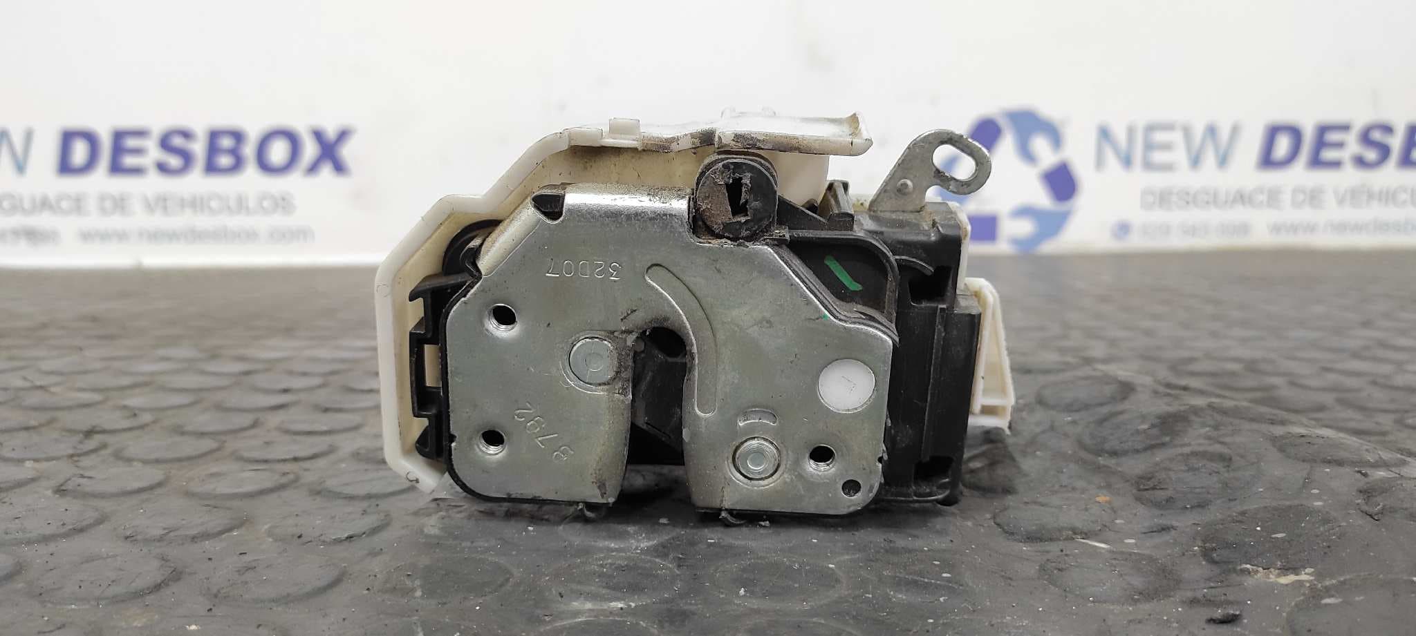 Recambio de CERRADURA PUERTA DELANTERA DERECHA para FIAT BRAVO (198) 1.9 8V JTD CAT 192A8000 referencia OEM IAM B792   - GRIS 2