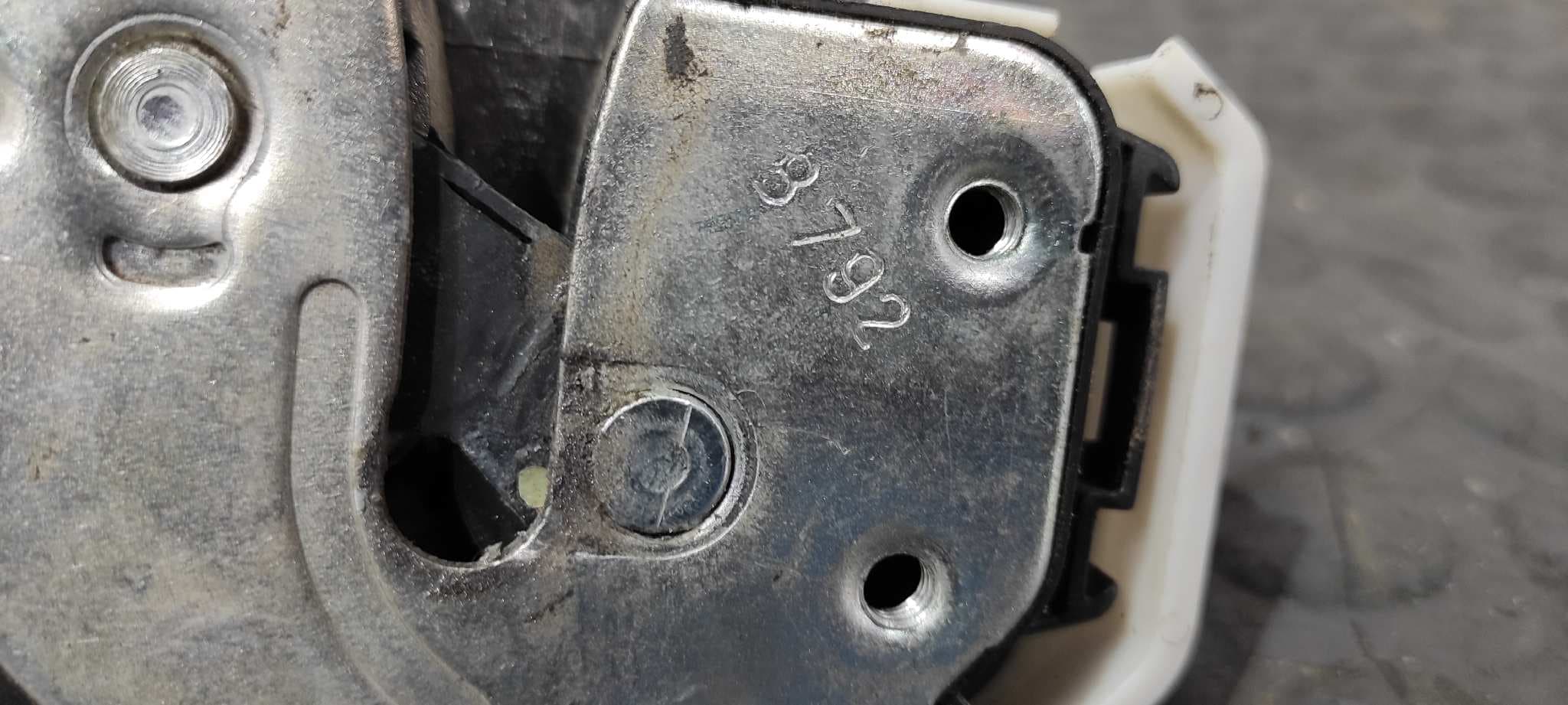 Recambio de CERRADURA PUERTA DELANTERA DERECHA para FIAT BRAVO (198) 1.9 8V JTD CAT 192A8000 referencia OEM IAM B792   - GRIS 4
