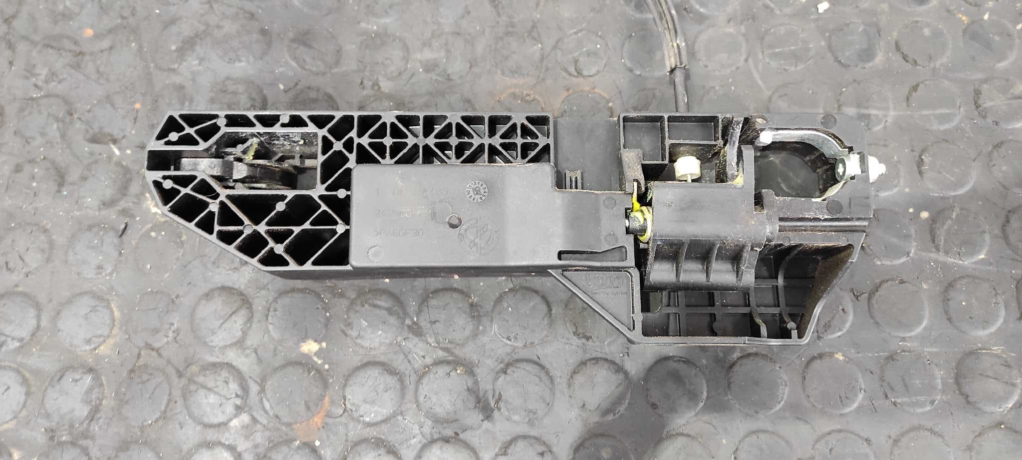 Recambio de MANETA DELANTERA DERECHA para FIAT BRAVO (198) 1.9 8V JTD CAT 192A8000 referencia OEM IAM 242566   - GRIS 6