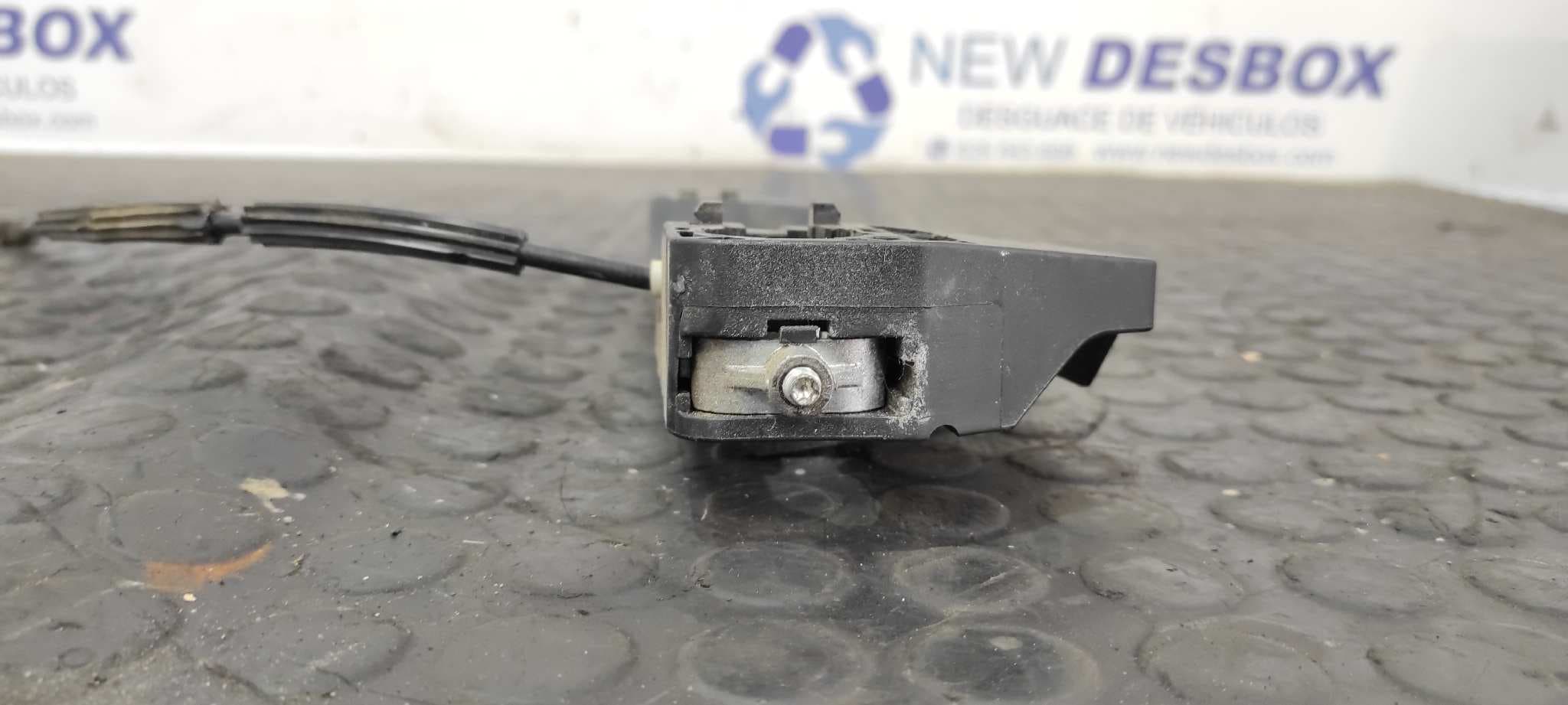 Recambio de MANETA DELANTERA DERECHA para FIAT BRAVO (198) 1.9 8V JTD CAT 192A8000 referencia OEM IAM 242566   - GRIS 5