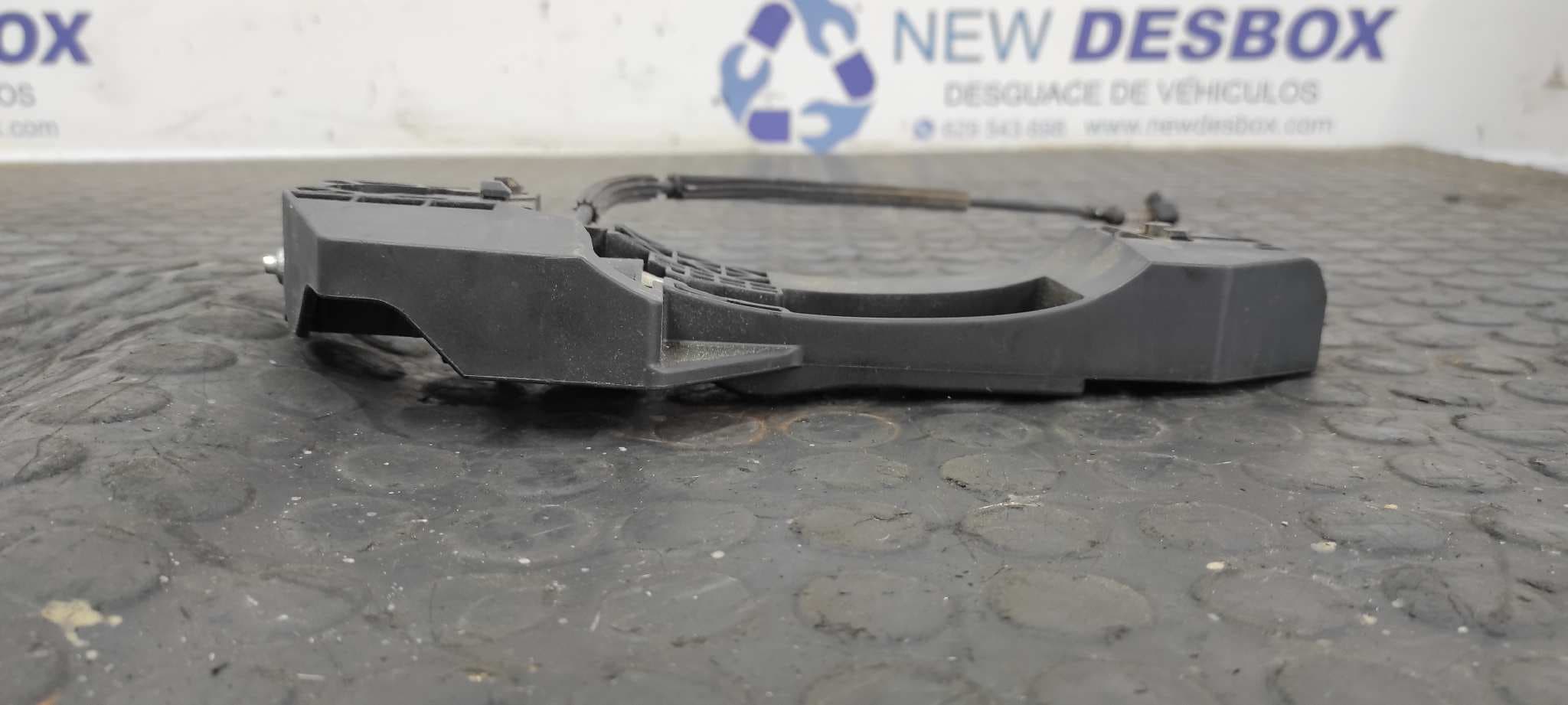Recambio de MANETA DELANTERA DERECHA para FIAT BRAVO (198) 1.9 8V JTD CAT 192A8000 referencia OEM IAM 242566   - GRIS 2