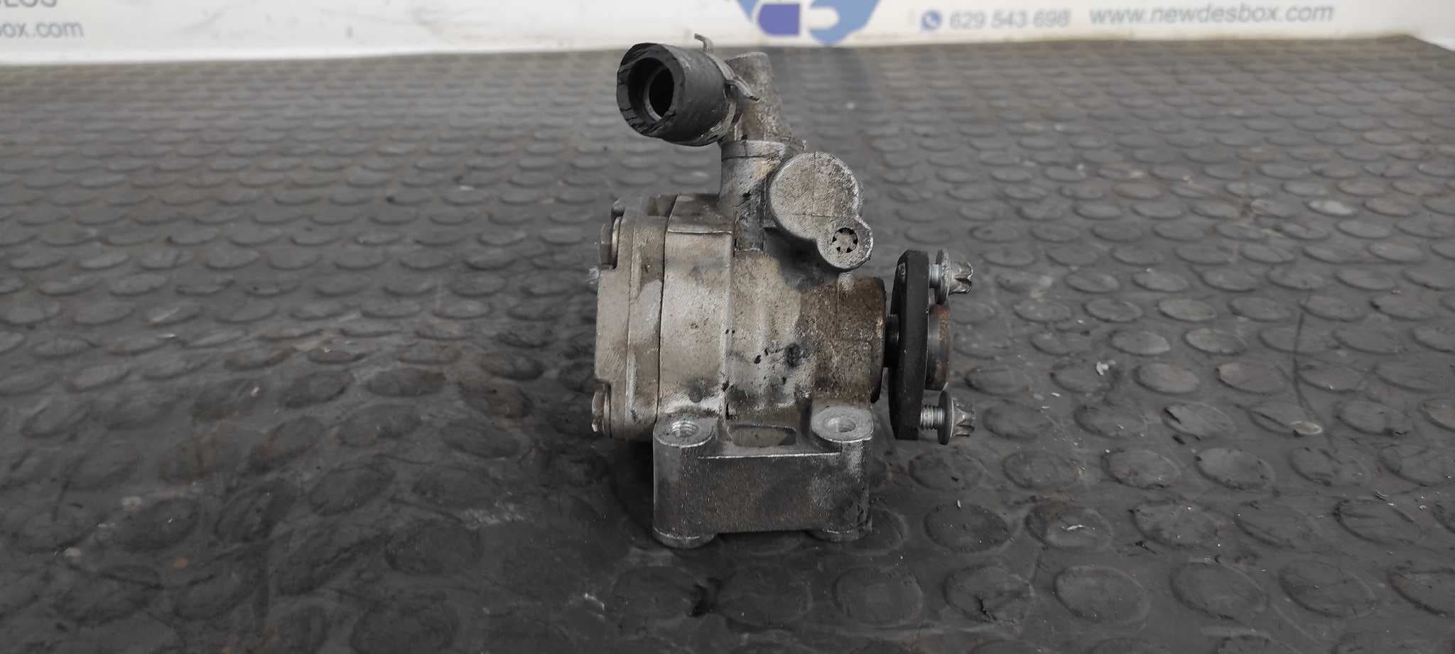 Recambio de BOMBA DIRECCION para MERCEDES-BENZ CLASE CLC (CL203) CLC 220 CDI (LA) (203.708) OM646963 referencia OEM IAM A0044661301   - NEGRO 4