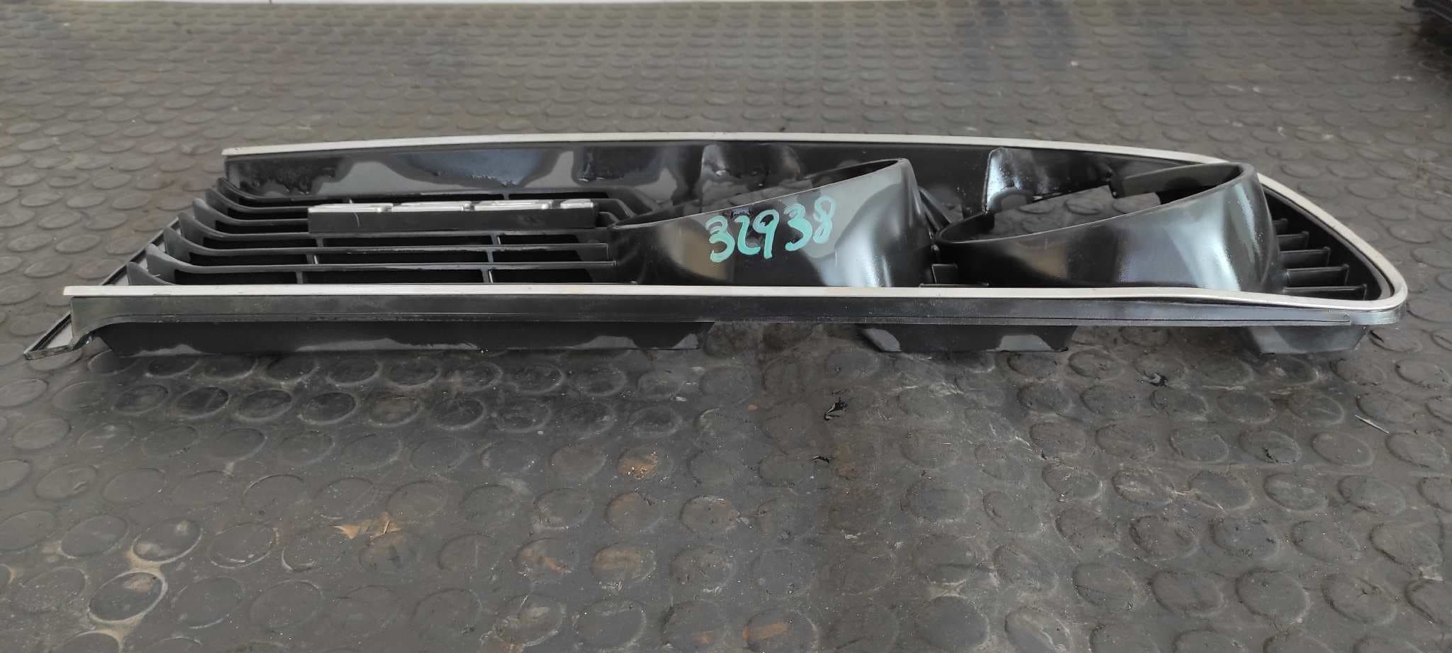 Recambio de REJILLA DELANTERA para BMW SERIE 5 (E12) 2.8 M30B28 referencia OEM IAM    - NARANJA 4