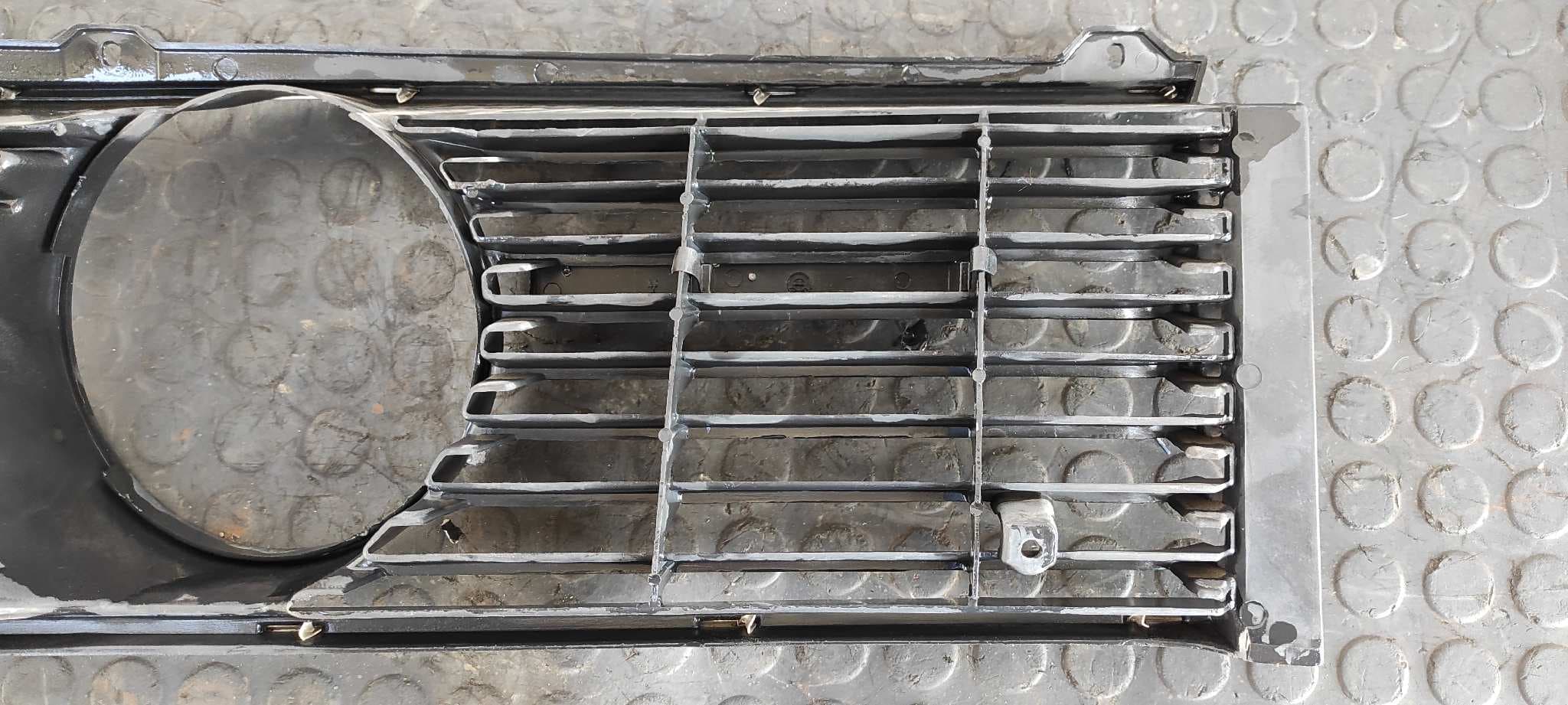 Recambio de REJILLA DELANTERA para BMW SERIE 5 (E12) 2.8 M30B28 referencia OEM IAM    - NARANJA 3
