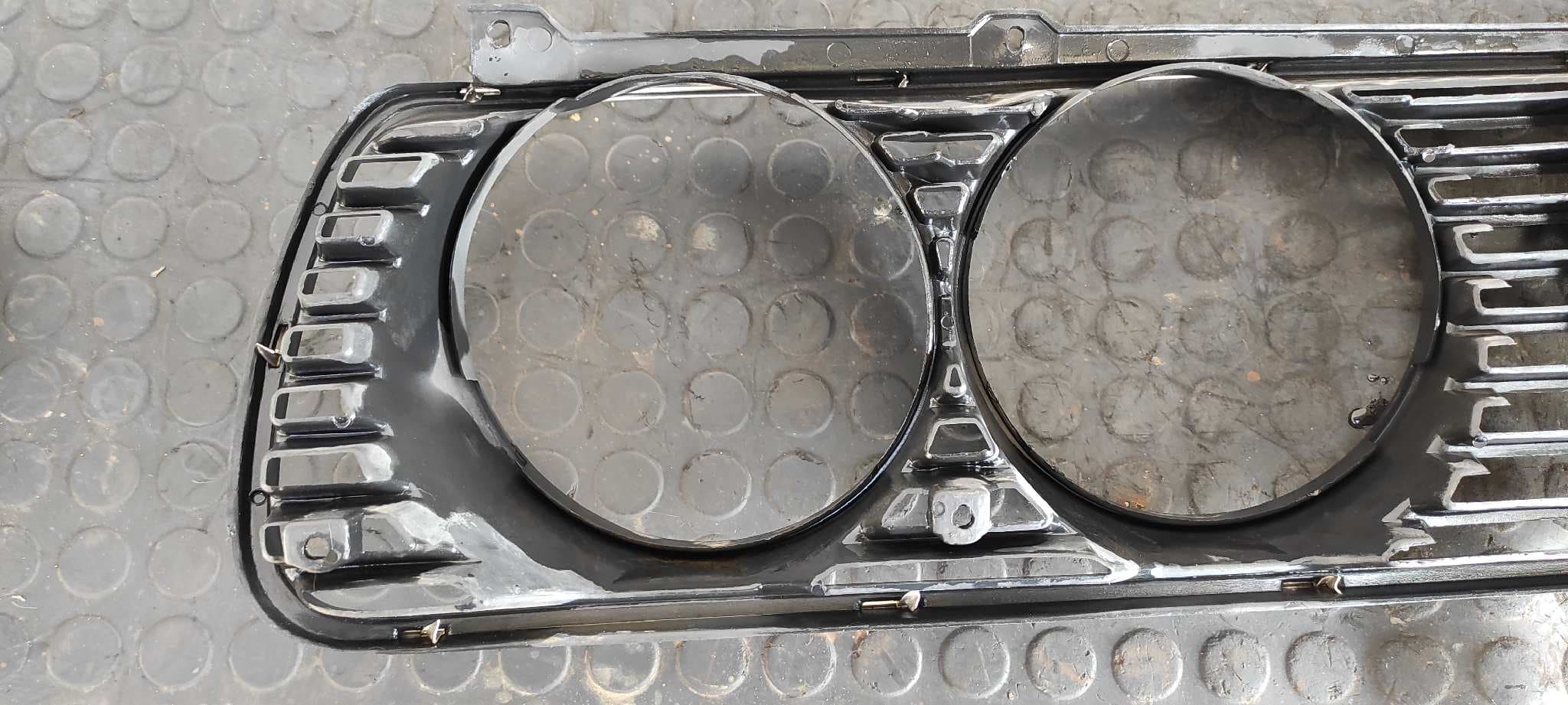 Recambio de REJILLA DELANTERA para BMW SERIE 5 (E12) 2.8 M30B28 referencia OEM IAM    - NARANJA 5