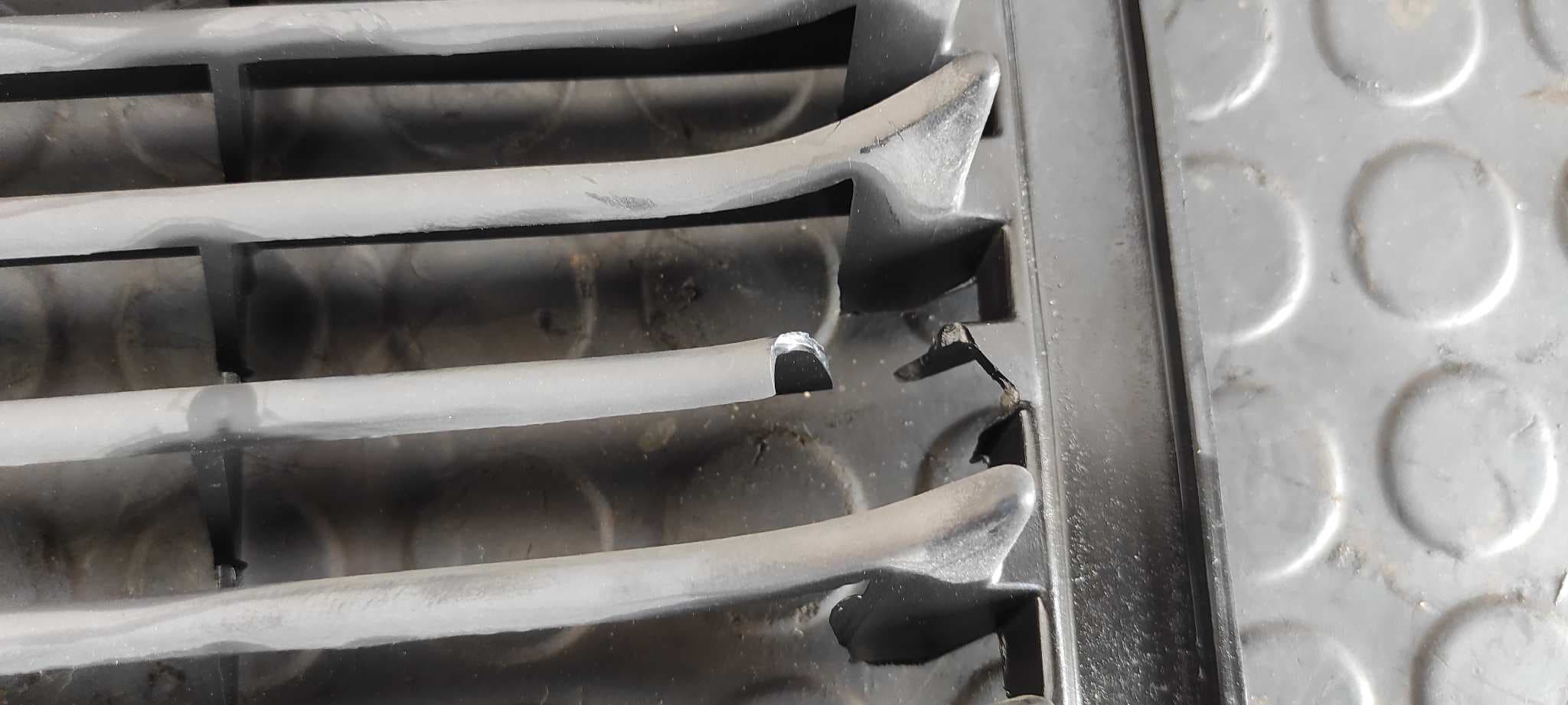 Recambio de REJILLA DELANTERA para BMW SERIE 5 (E12) 2.8 M30B28 referencia OEM IAM    - NARANJA 5