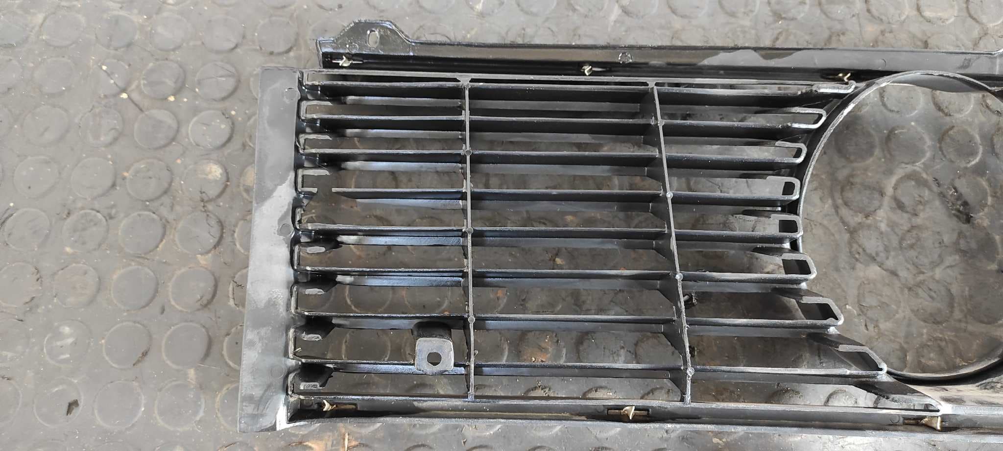 Recambio de REJILLA DELANTERA para BMW SERIE 5 (E12) 2.8 M30B28 referencia OEM IAM    - NARANJA 4