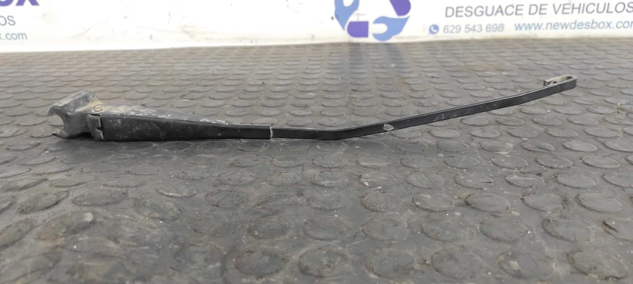 Recambio de BRAZO LIMPIA TRASERO para MERCEDES-BENZ VITO (W638) COMBI 110 D Euro 2   (638.174) 911 referencia OEM IAM A6388202044   - ROJO 4