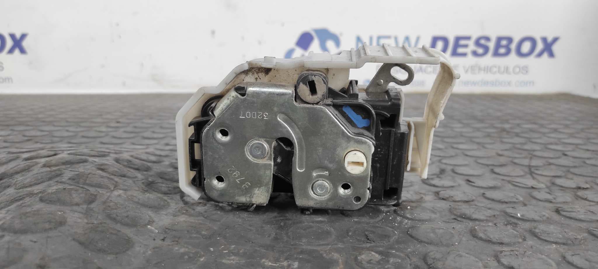Recambio de CERRADURA PUERTA TRASERA DERECHA para FIAT BRAVO (198) 1.9 8V JTD CAT 192A8000 referencia OEM IAM B792   - GRIS 6