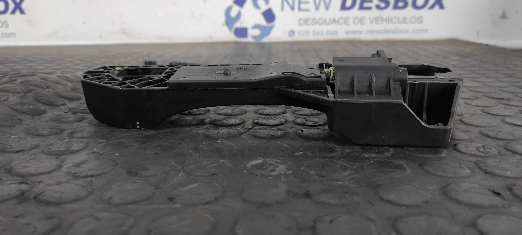 Recambio de MANETA TRASERA DERECHA para FIAT BRAVO (198) 1.9 8V JTD CAT 192A8000 referencia OEM IAM A488   - GRIS 2