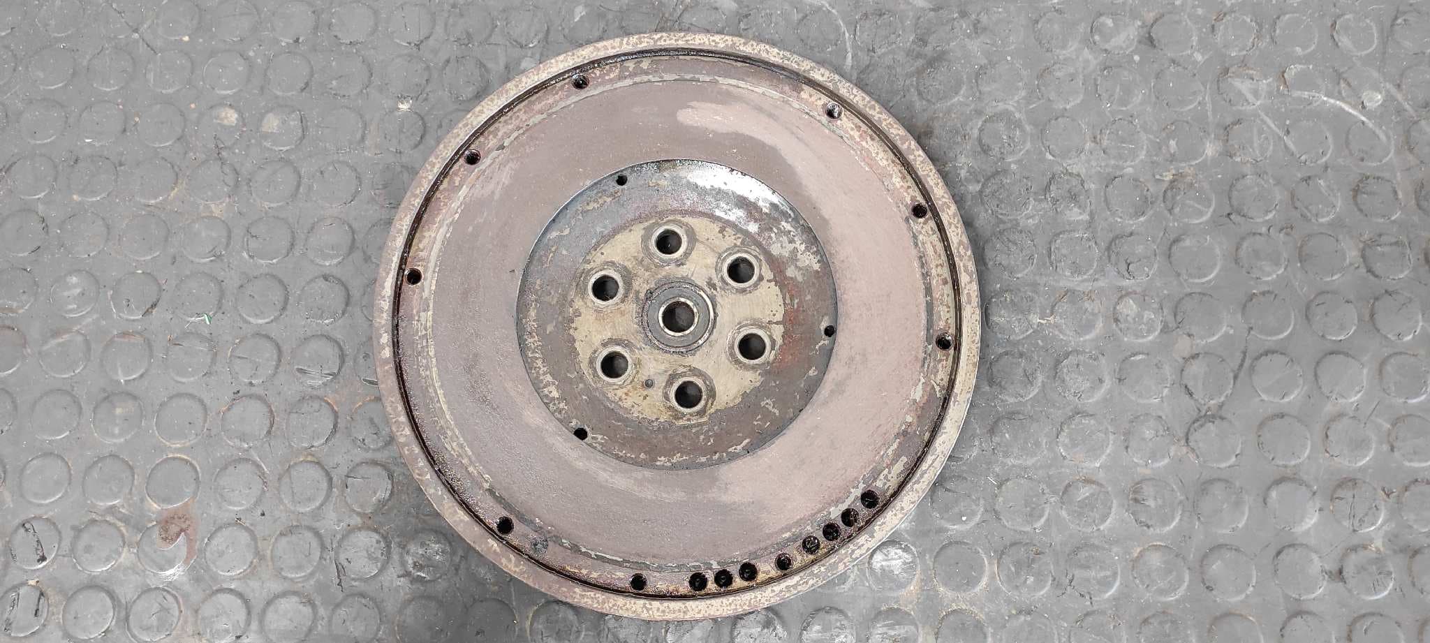 Recambio de VOLANTE MOTOR para PORSCHE 924 2.0 M3101 referencia OEM IAM 931102205
