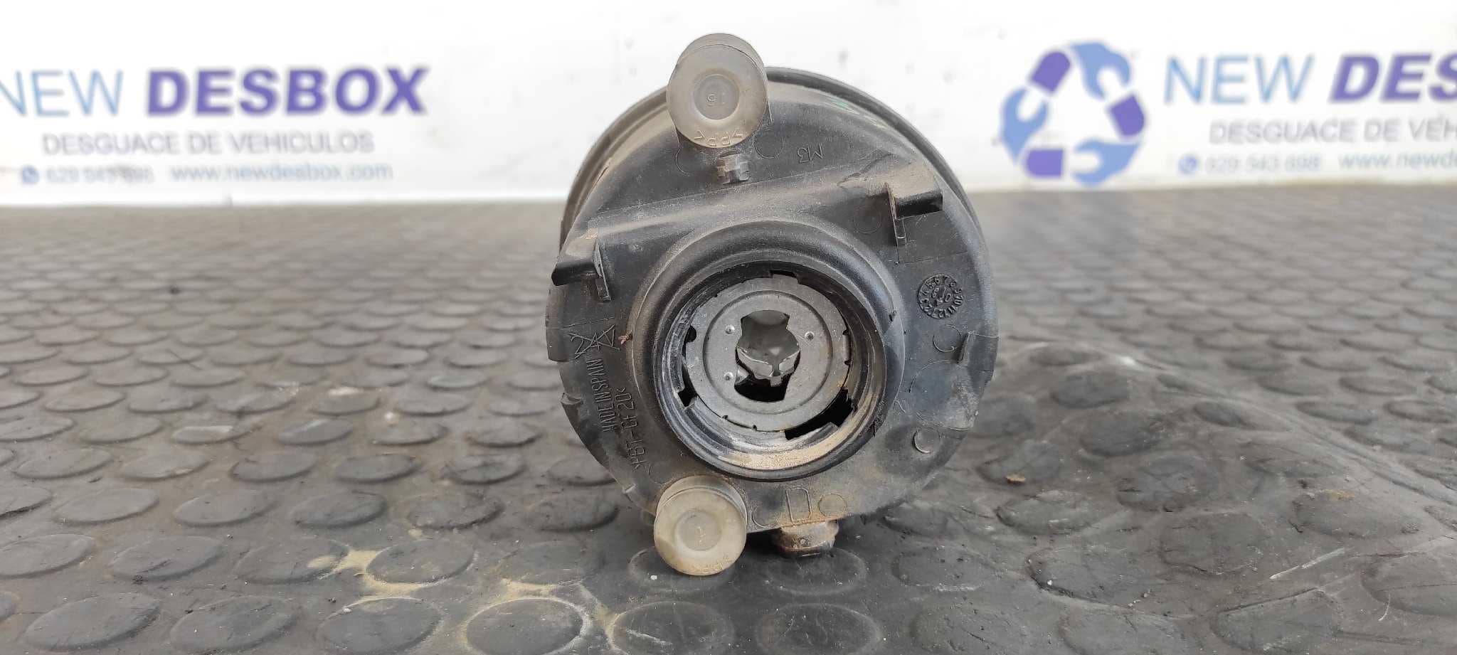 Recambio de FARO ANTINIEBLA DERECHO para RENAULT SCENIC (JA..) 1.9 DCI Authentique F9Q K7 referencia OEM IAM 7701045717   - ROJO 2