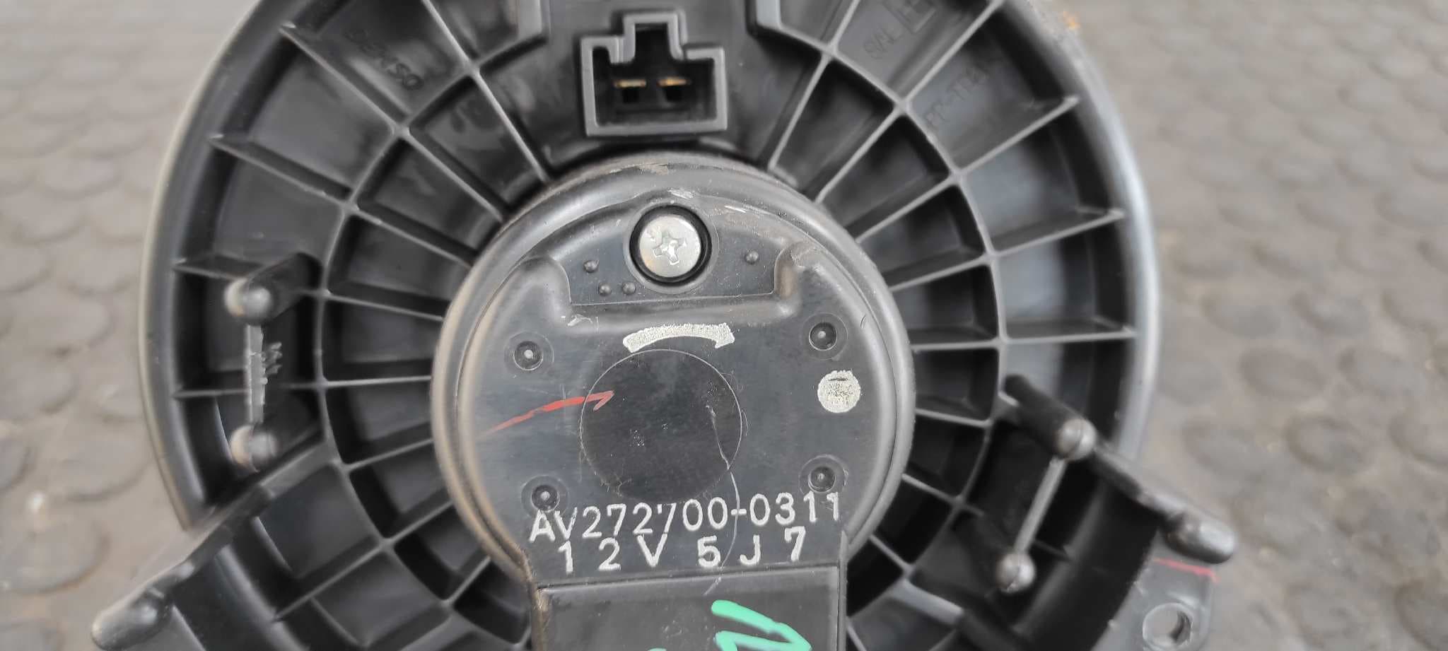 Recambio de MOTOR CALEFACCION para TOYOTA YARIS (KSP9/SCP9/NLP9) Básico 1KRFE referencia OEM IAM 2727000311   - ROJO 4
