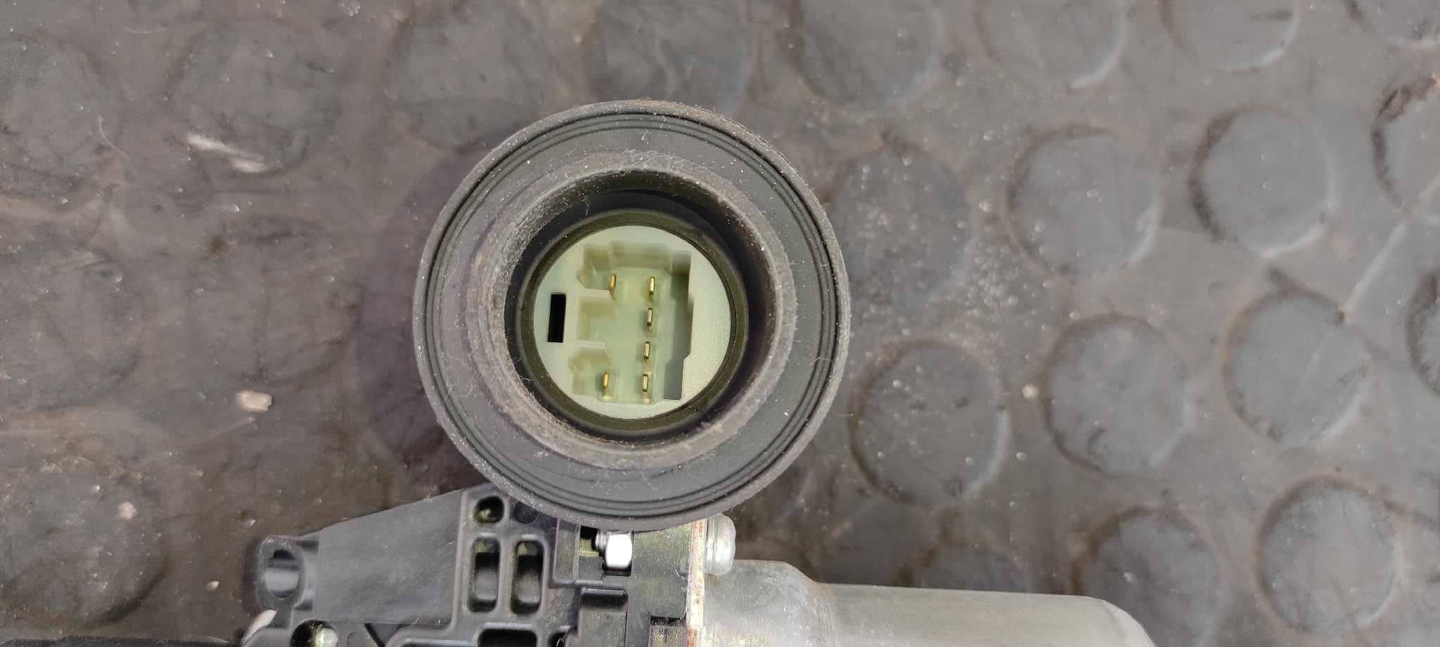 Recambio de ELEVALUNAS DELANTERO DERECHO para TOYOTA YARIS (KSP9/SCP9/NLP9) Básico 1KRFE referencia OEM IAM 857100D100   - ROJO 2