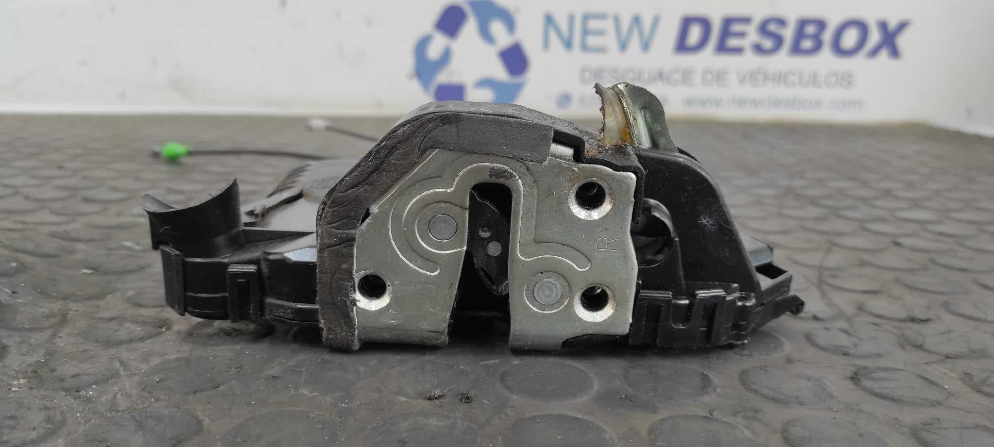 Recambio de CERRADURA PUERTA DELANTERA DERECHA para TOYOTA YARIS (KSP9/SCP9/NLP9) Básico 1KRFE referencia OEM IAM MD4   - ROJO 4