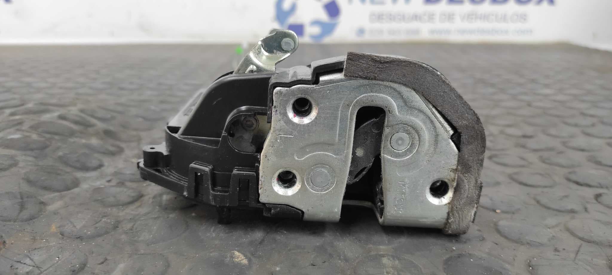 Recambio de CERRADURA PUERTA TRASERA IZQUIERDA para TOYOTA YARIS (KSP9/SCP9/NLP9) Básico 1KRFE referencia OEM IAM MD4   - ROJO 2