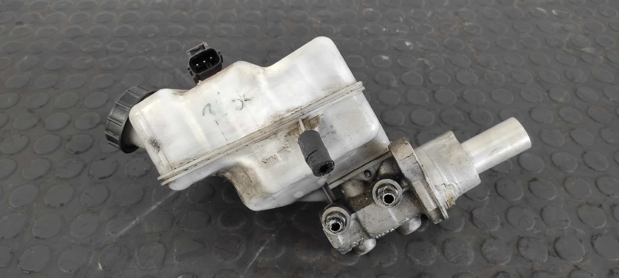 Recambio de BOMBA FRENO para FORD TRANSIT CAJA ABIERTA '06 FT 330 K   Cabina simple, corta H9FB referencia OEM IAM 0204051174   - BLANCO 3