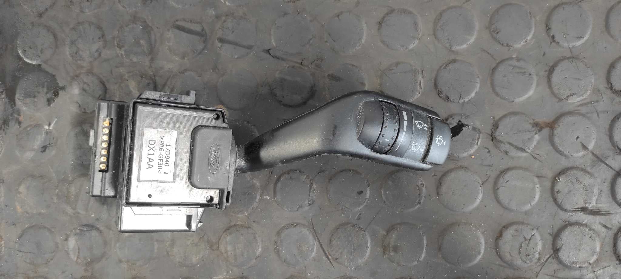Recambio de MANDO LIMPIA para FORD TRANSIT CAJA ABIERTA '06 FT 330 K   Cabina simple, corta H9FB referencia OEM IAM 17D940   - BLANCO